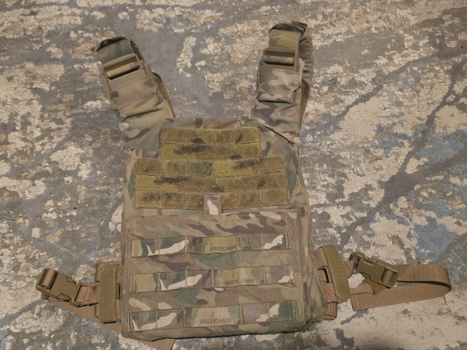 SHELLBACK TACTICAL Stealth Low Vis Concealable Plate Carrier Multicam MED/LG