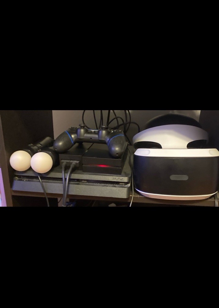 COMPLETE Sony PS4 Slim 1TB + PSVR + Move Controllers + PS4 Controller