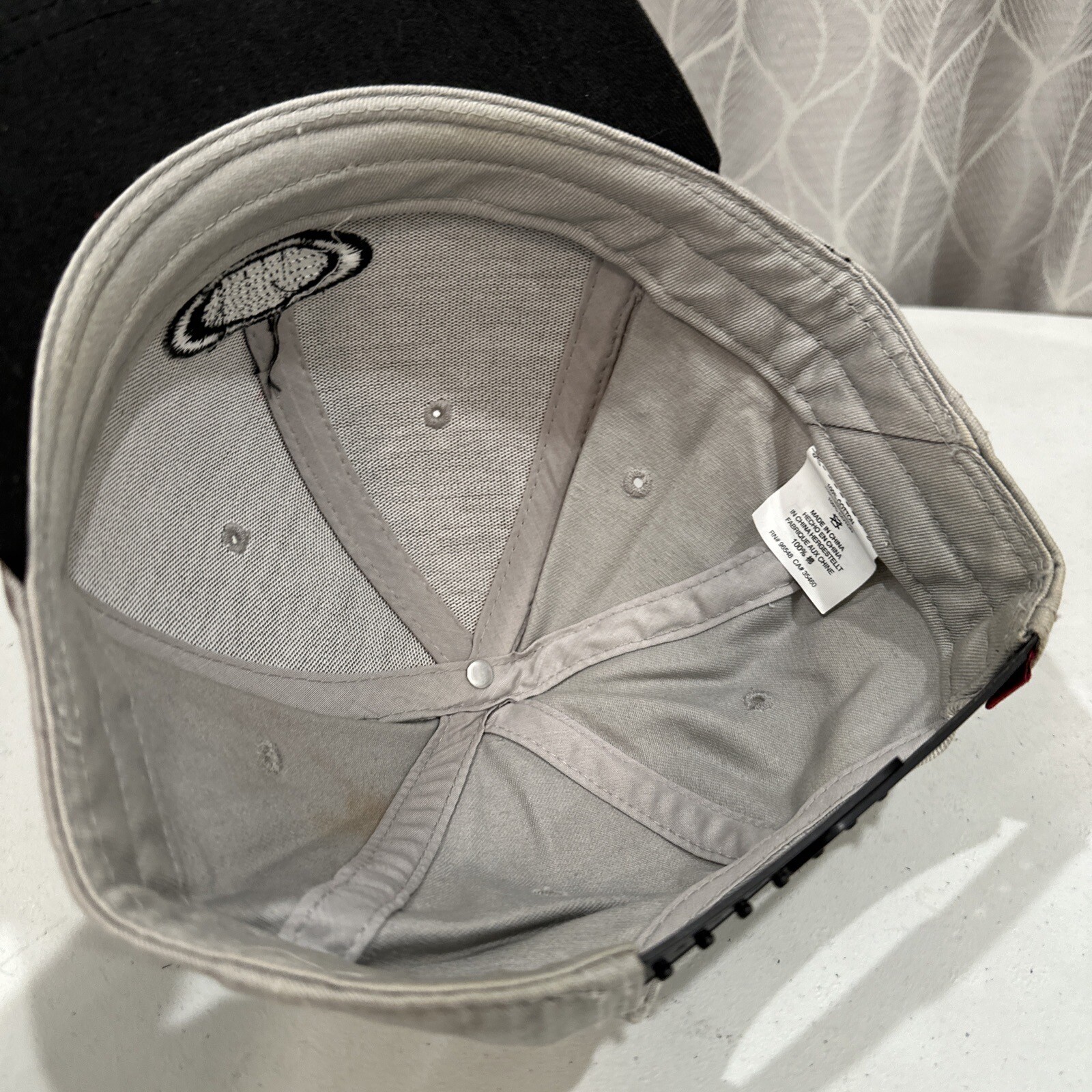 Oakley Hat Cap Black Logo on Gray Hat Snapback Oakley Brand EUC