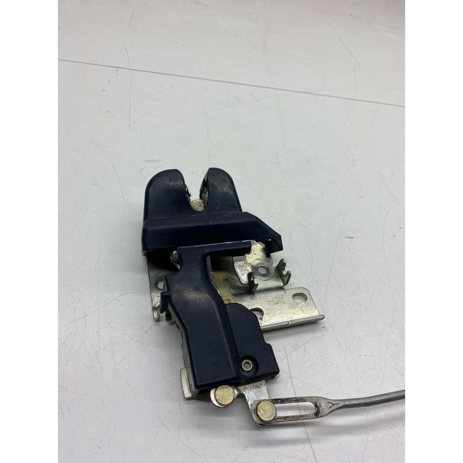 Mitsubishi Evolution Boot latch Evo 9 2006 Lancer