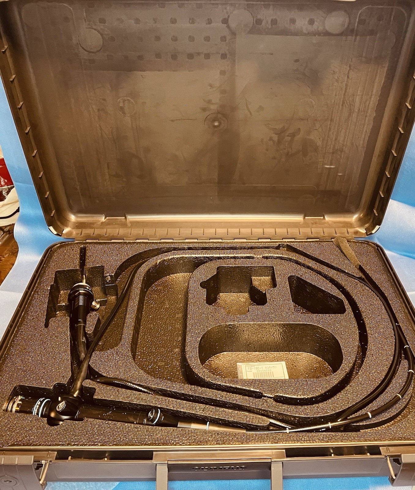 Broncsope Endoscope BF Type 30 with Case (Broken Fibers )