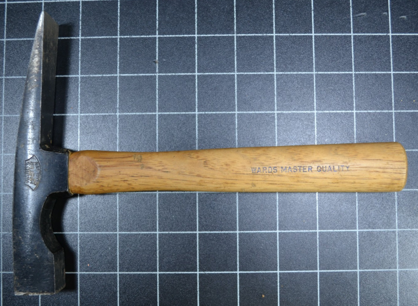 WARDS - #6430 - BRICK HAMMER - ALL ORIGINAL W/ MARKED HANDLE - 24oz HEAD