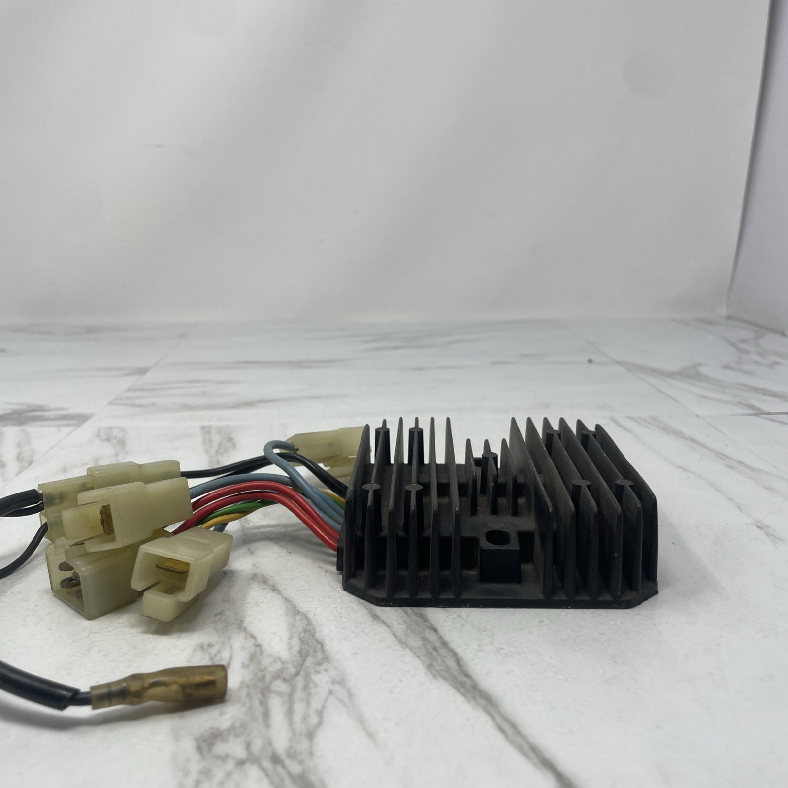 John Deere Regulator (AM877958)