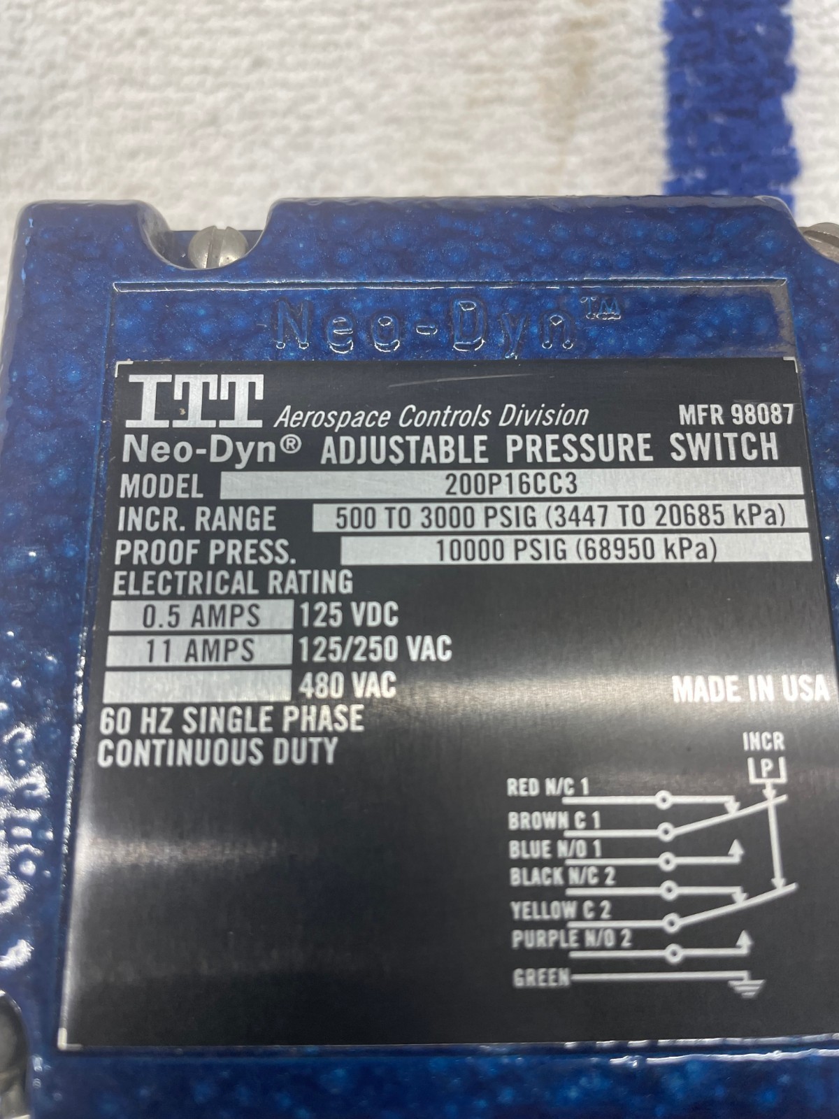 NIB ITT Adjustable Pressure Switch 200P16CC3