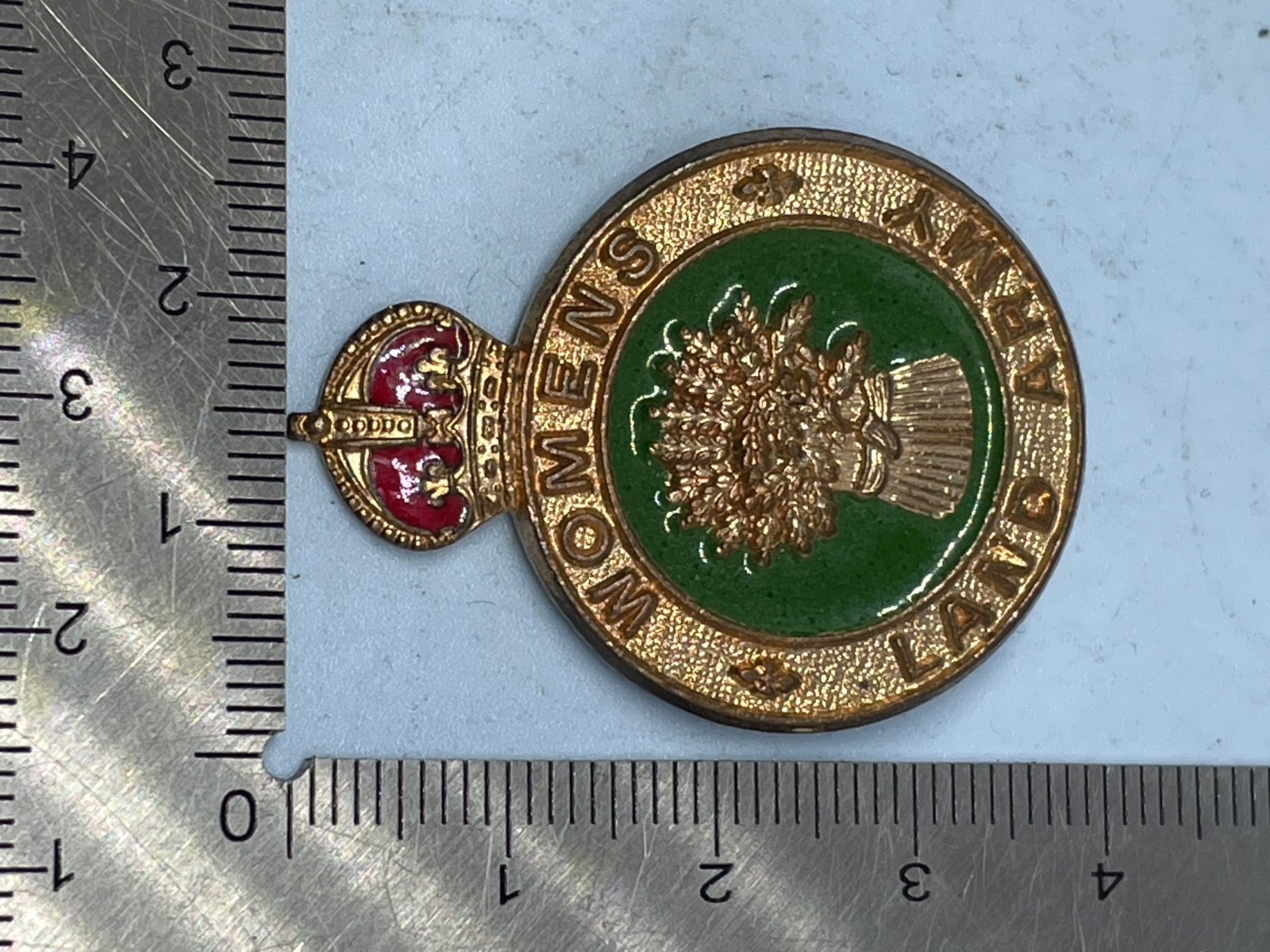 WW2 Women's Land Army Membership Badge - Gilt and Enamel Original
