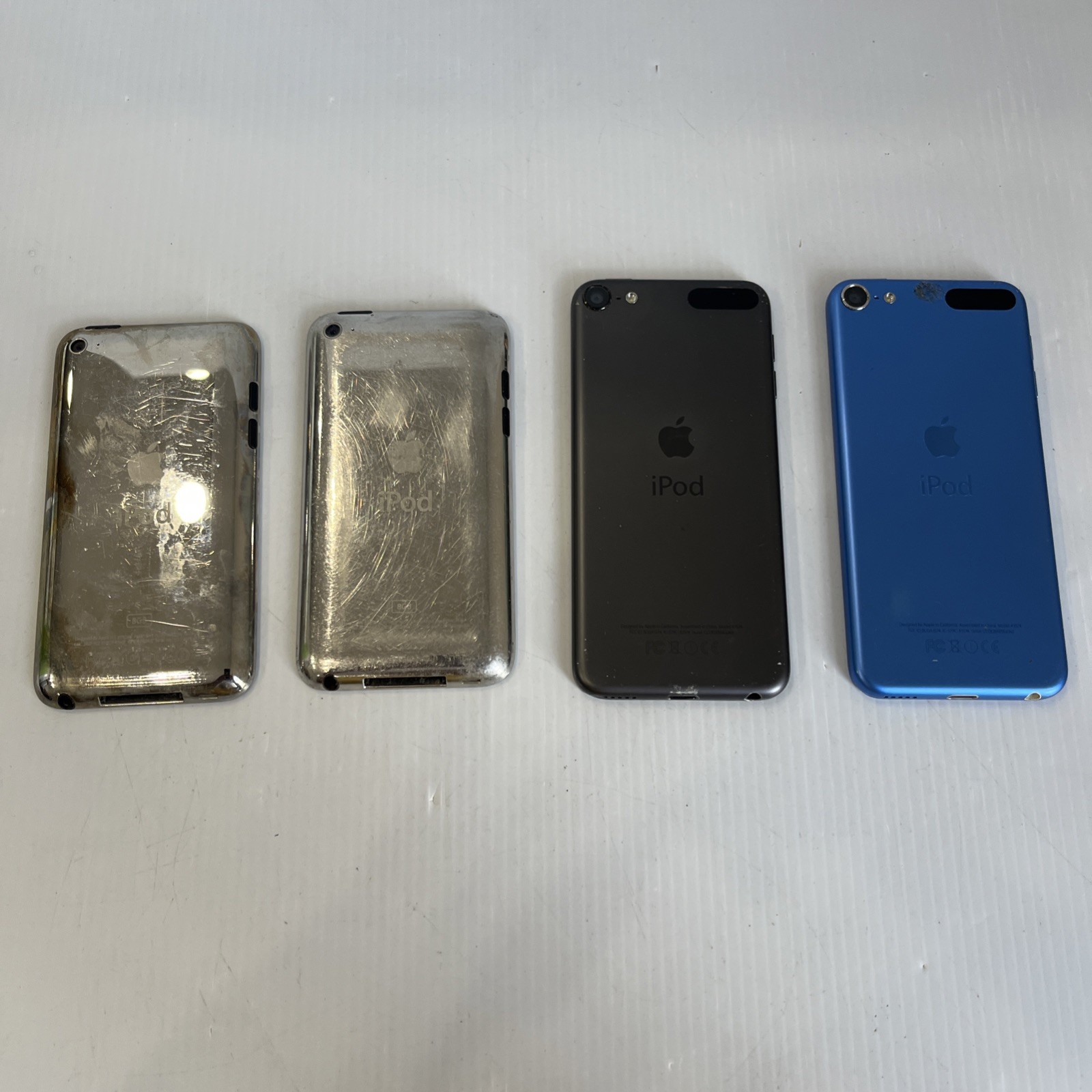 Apple iPod Touch Lot of 4 - 7th/6th/4th/1st Gen - READ DESCRIPTION