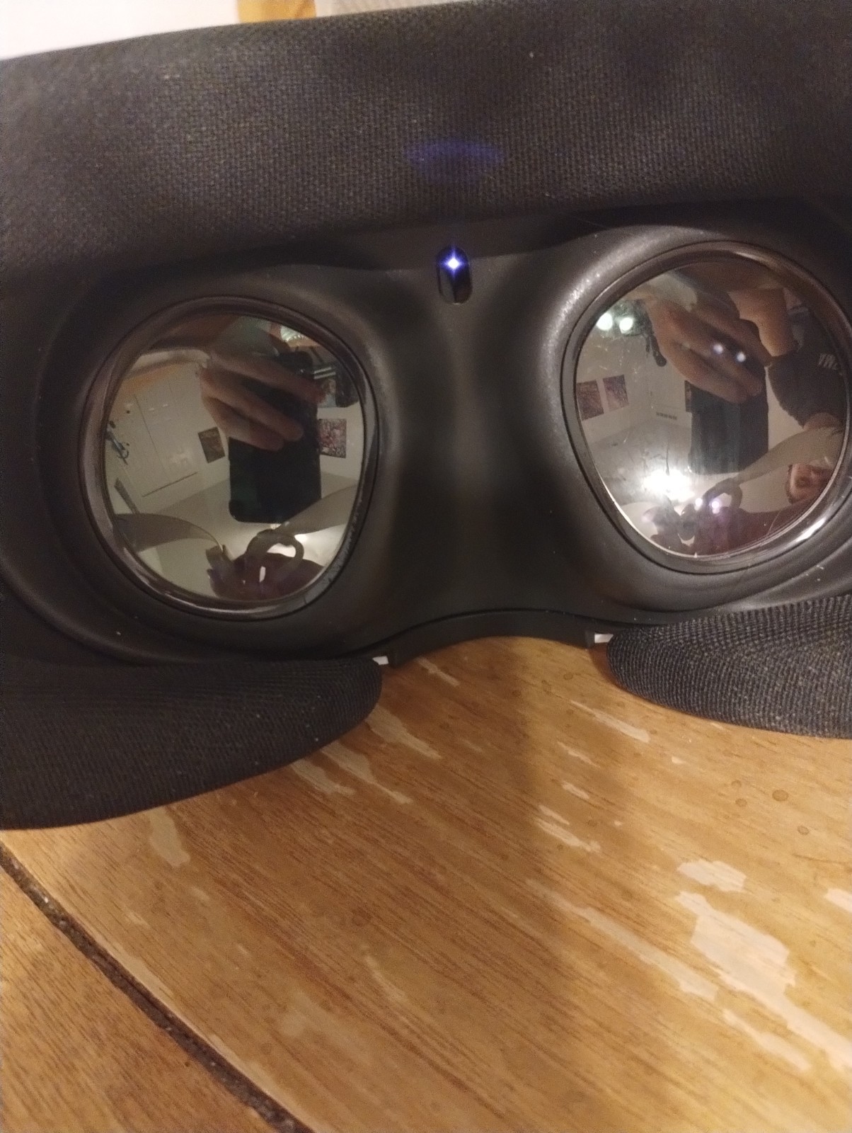 minimumly used Meta Quest 3 Virtual Reality Headset 512GB White with Controllers