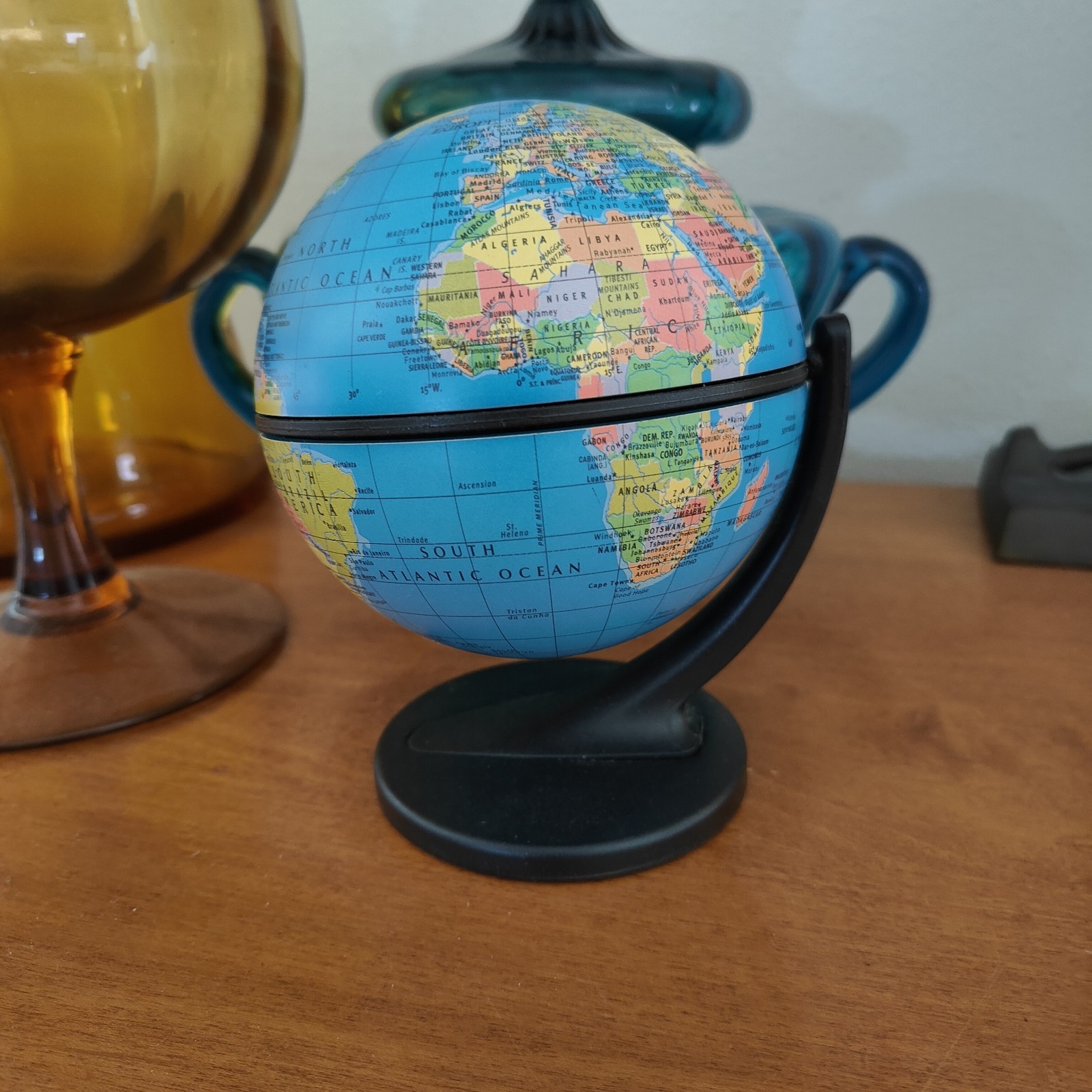 Replogle World Mini Globe 2001 Desktop 4" Diameter/5.5” Tall Dual Direction Spin
