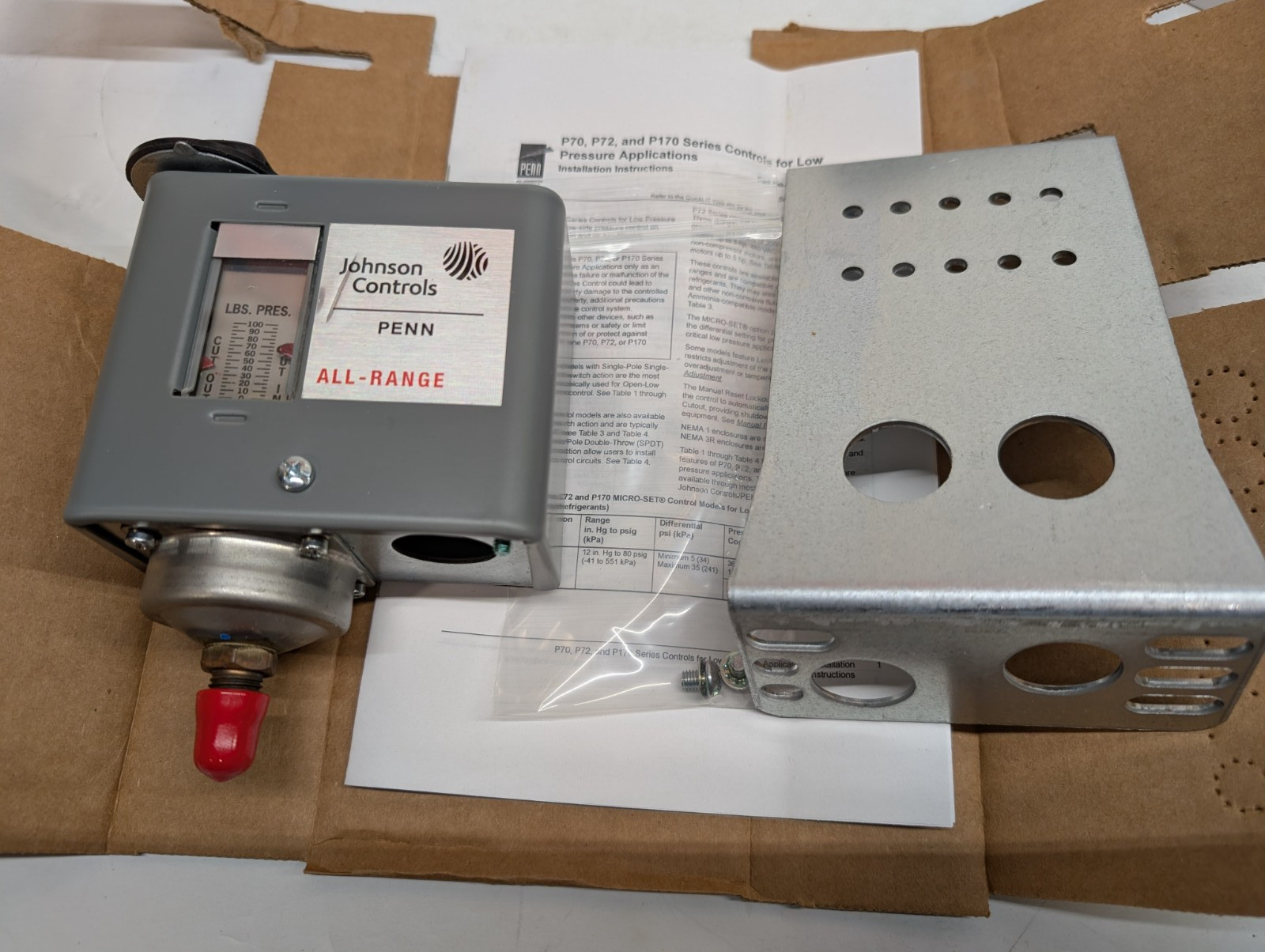 Johnson Controls P170AB-2C Open Low Pressure Control 1/4" Male Flare NEW