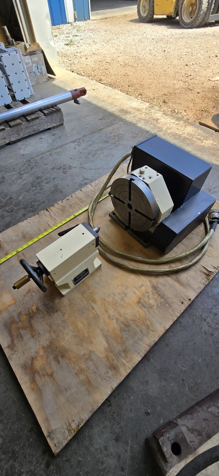 Milltronics Model DL-9B 4th Axis Rotary Indexer With TS-9 Tail Stock.