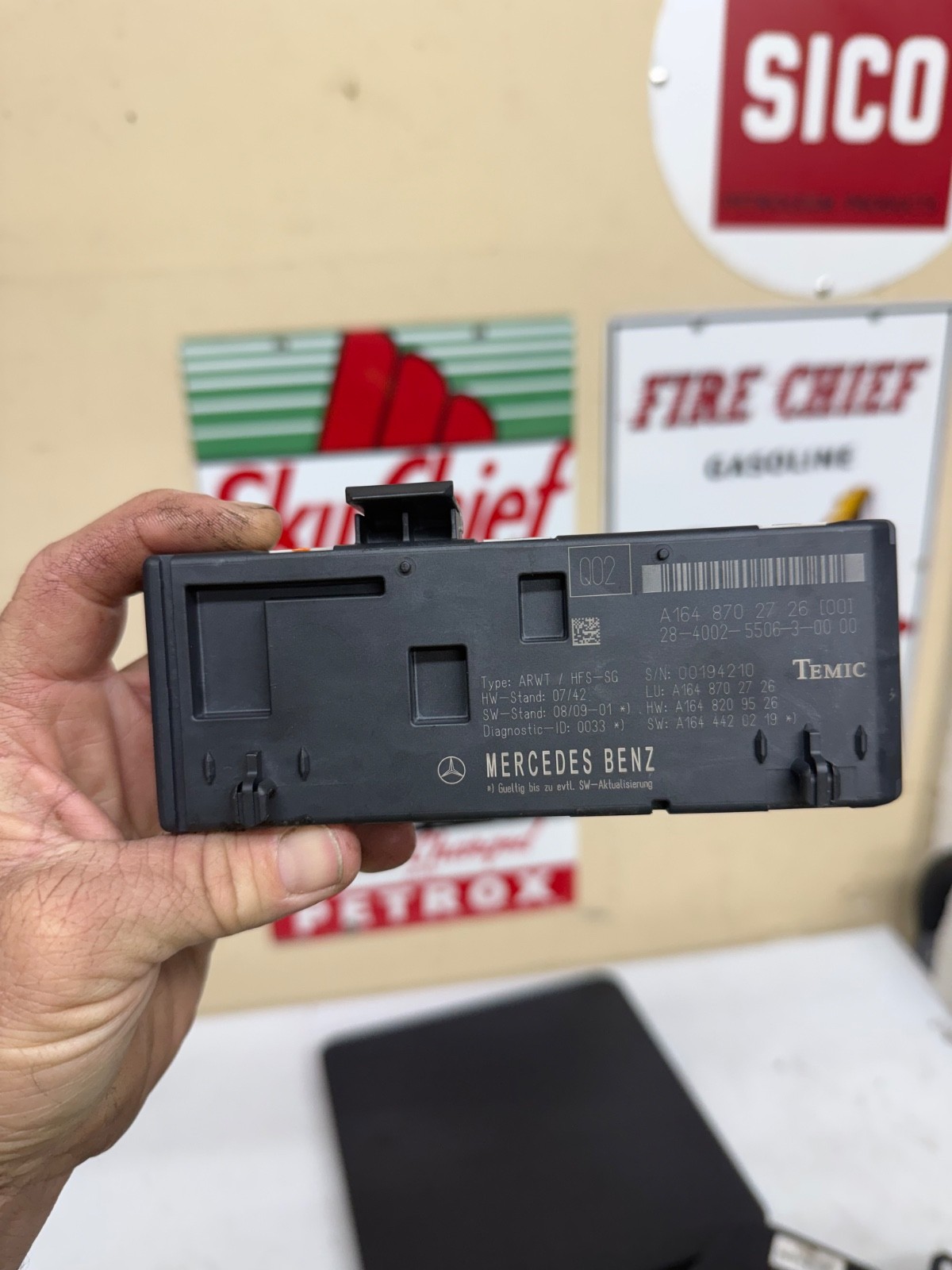 🙂 06-13  MERCEDES GL450 TAILGATE CONTROL MODULE A1648702726 OEM