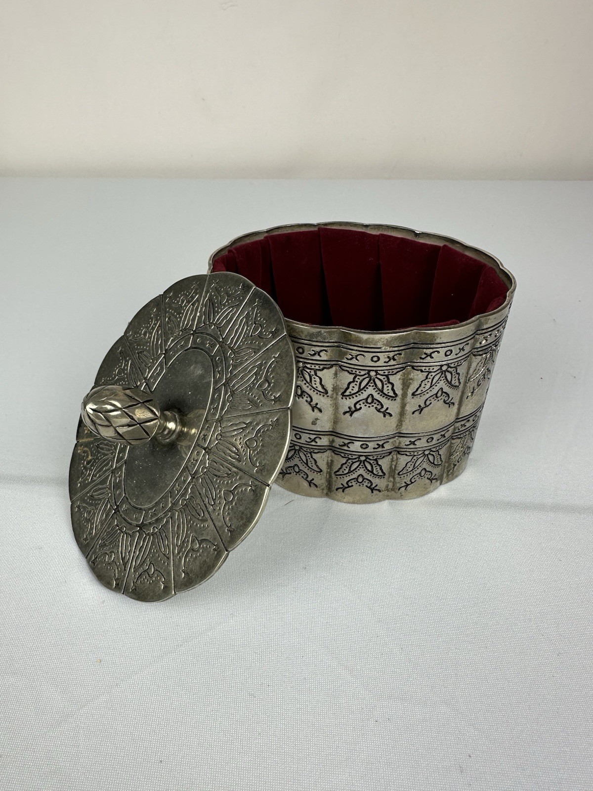 Vintage International Silver Company Silver Plated Etched Trinket Jewelry Box