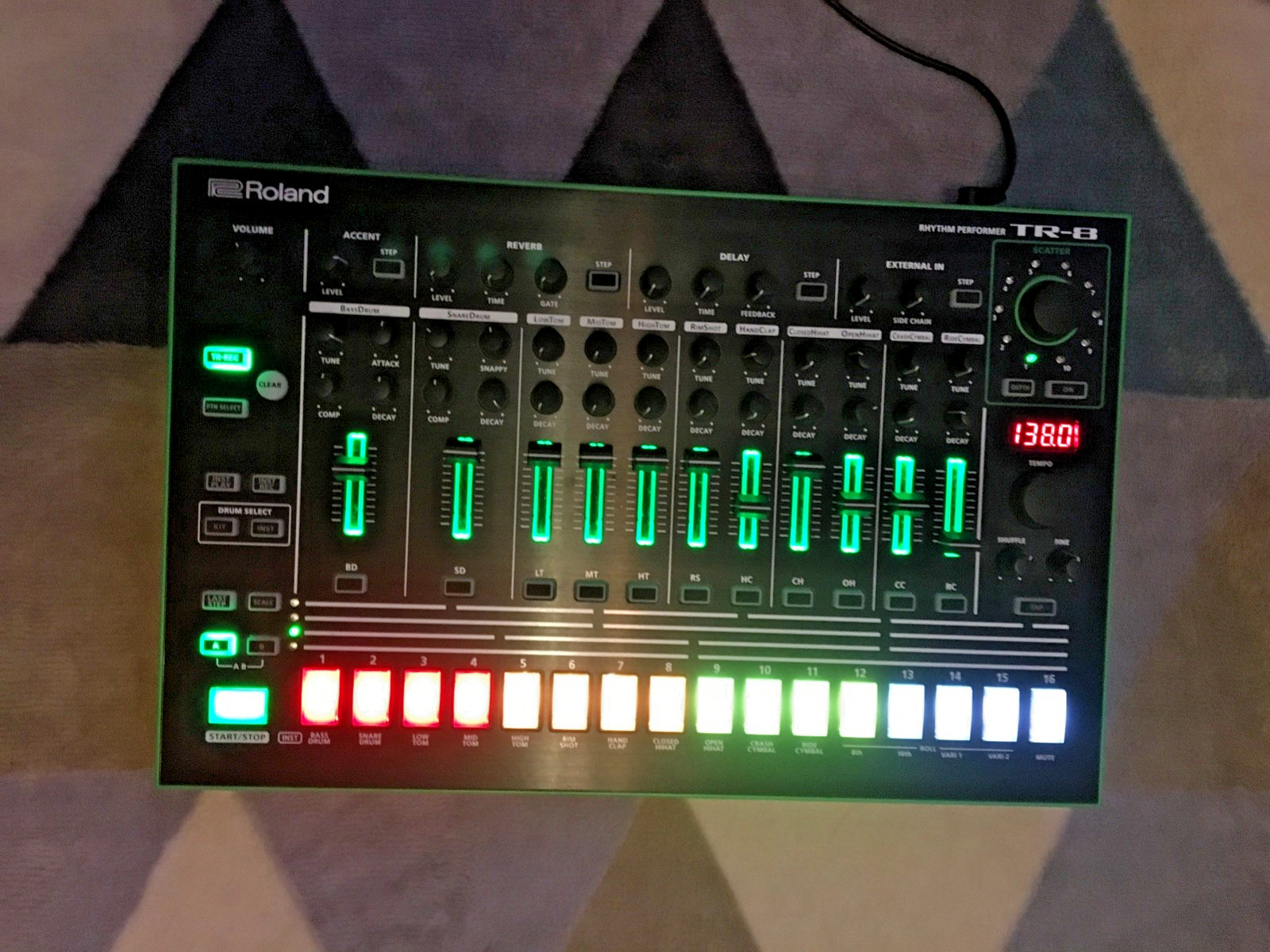 Roland TR-8 TR8 TR 8 Drum Machine Aira