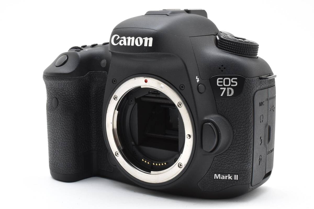 Canon 7D Mark II Digital Camera with Charger #512