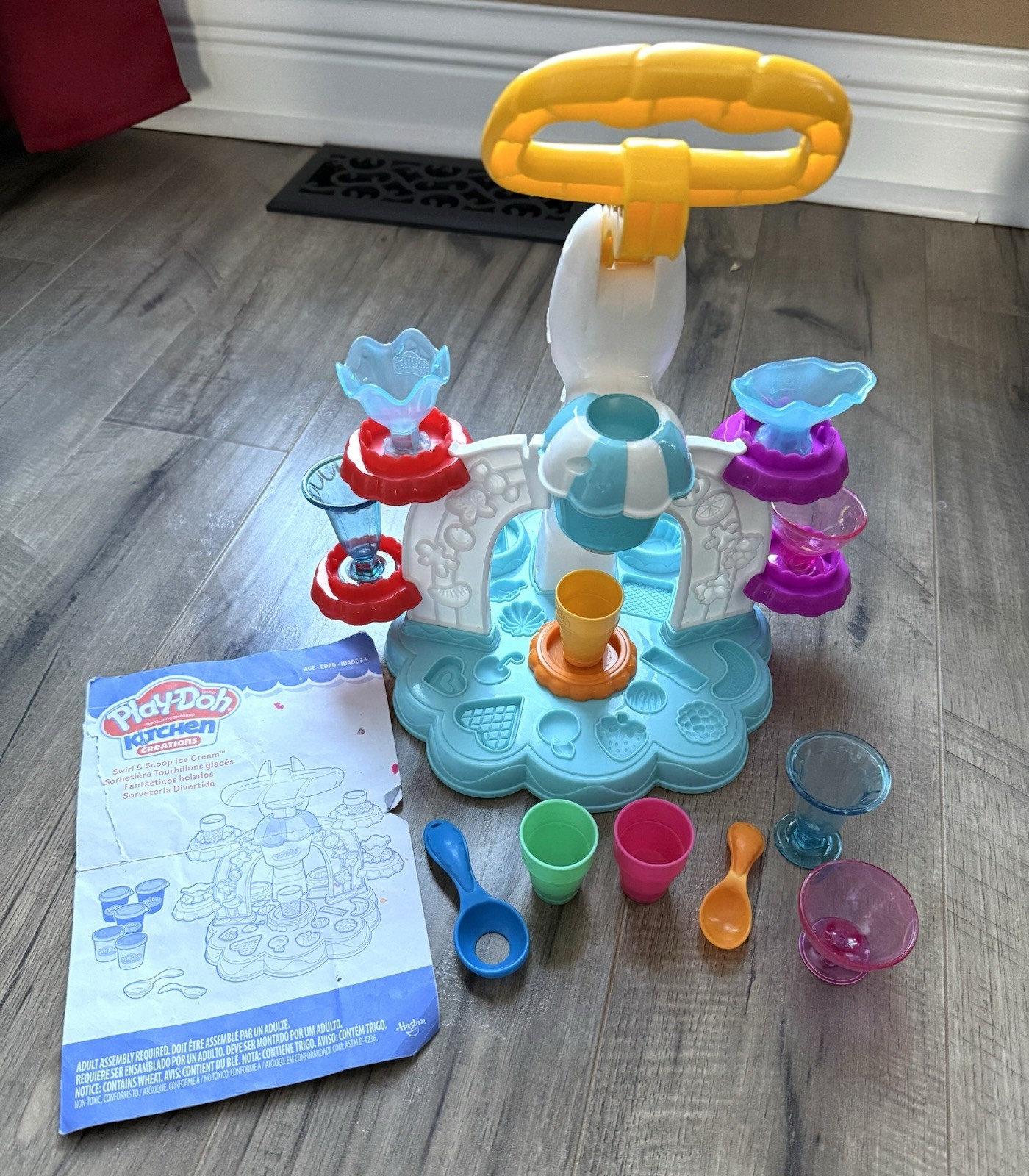 Play-Doh Swirl ‘n Scoop Ice Cream Burger Barbecue Grill and Stampers Kitchen LOT