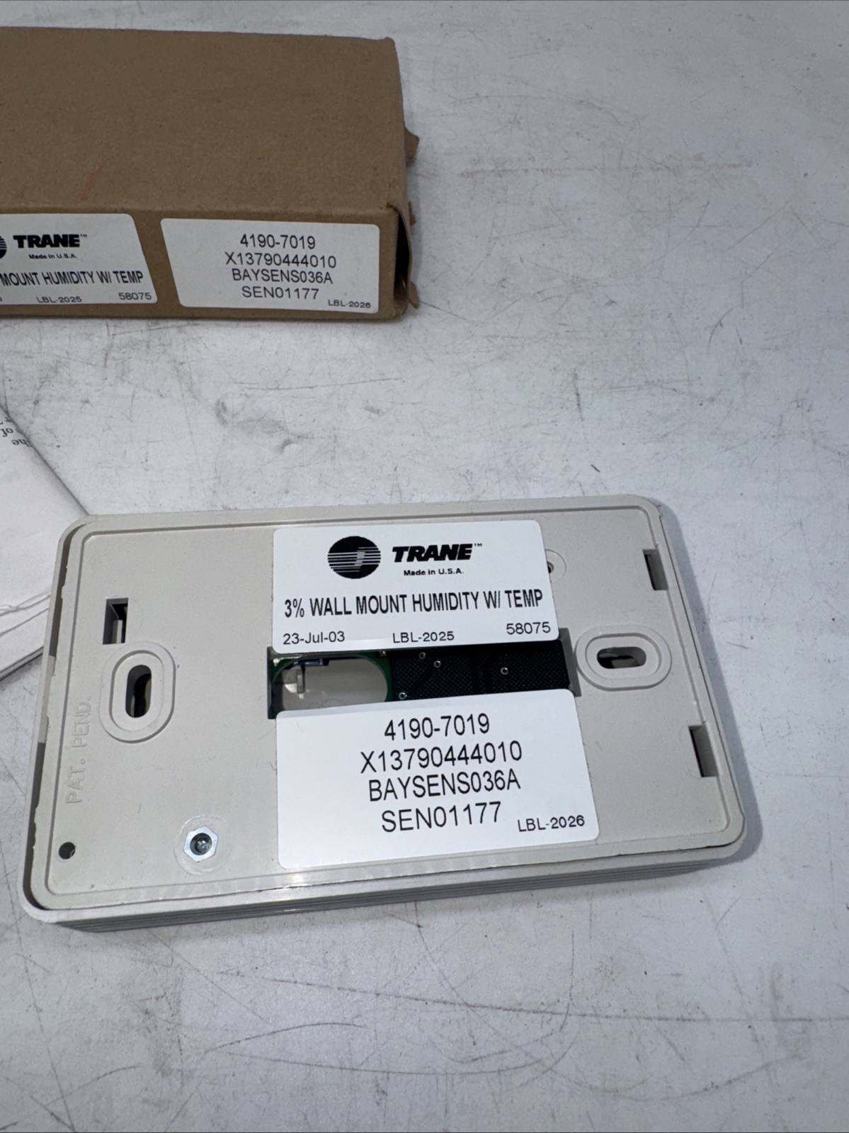 Trane Wall Mount Humidity & Temperature Sensor BAYSENS036A 4190-7019 HV4