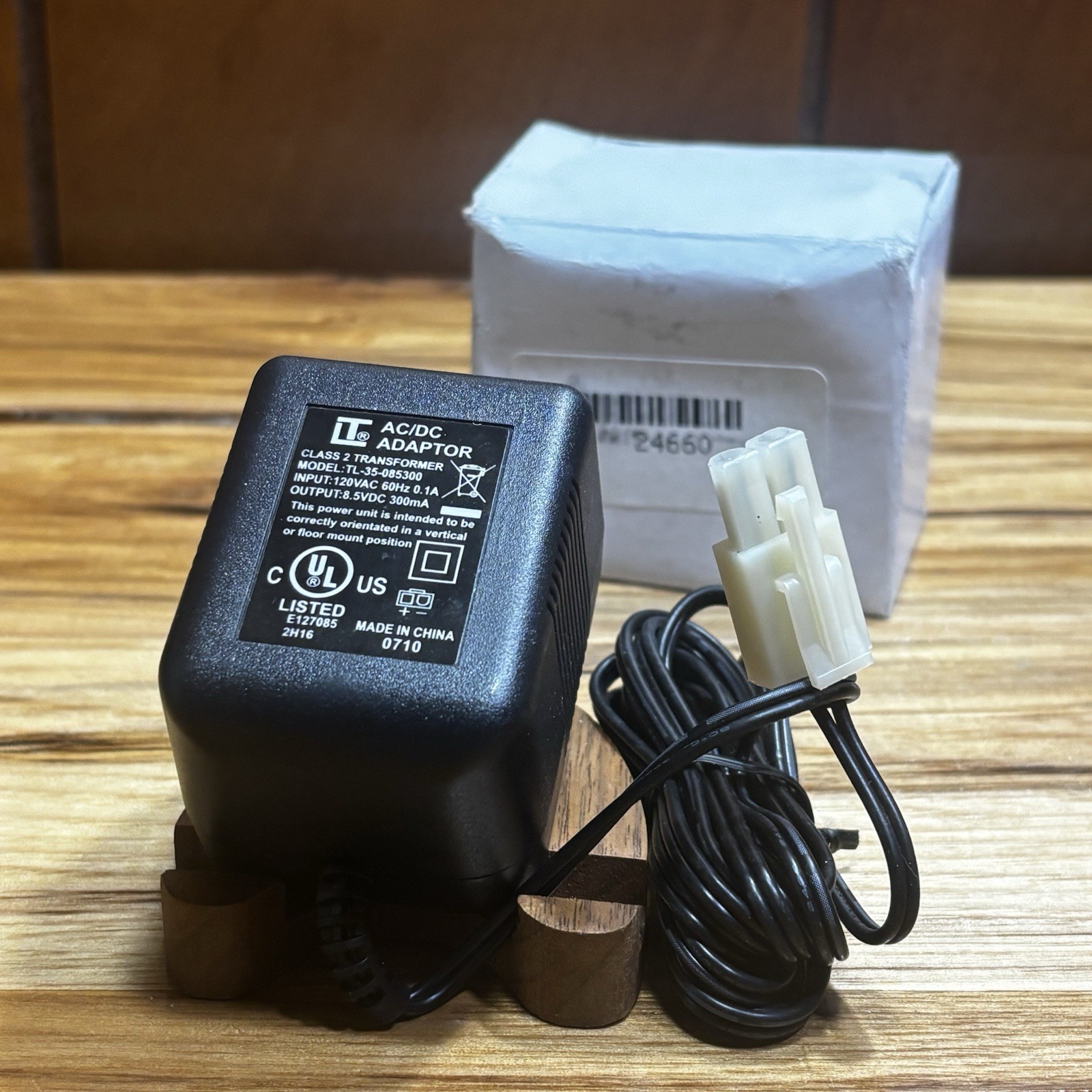 8.4V Airsoft Battery Charger TL-35-085300 8.5V 300mA NiMH 2-Pin Tamiya Style