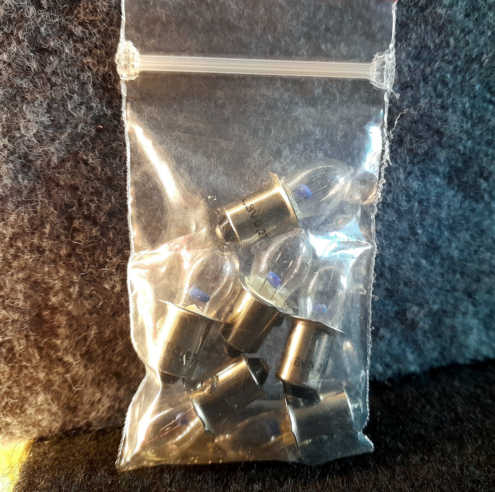 Lot of Six (6) PR4 Bulb Lamp 2.33V .27A for "2AA", "2C" or "2D" Flashlight Bulbs