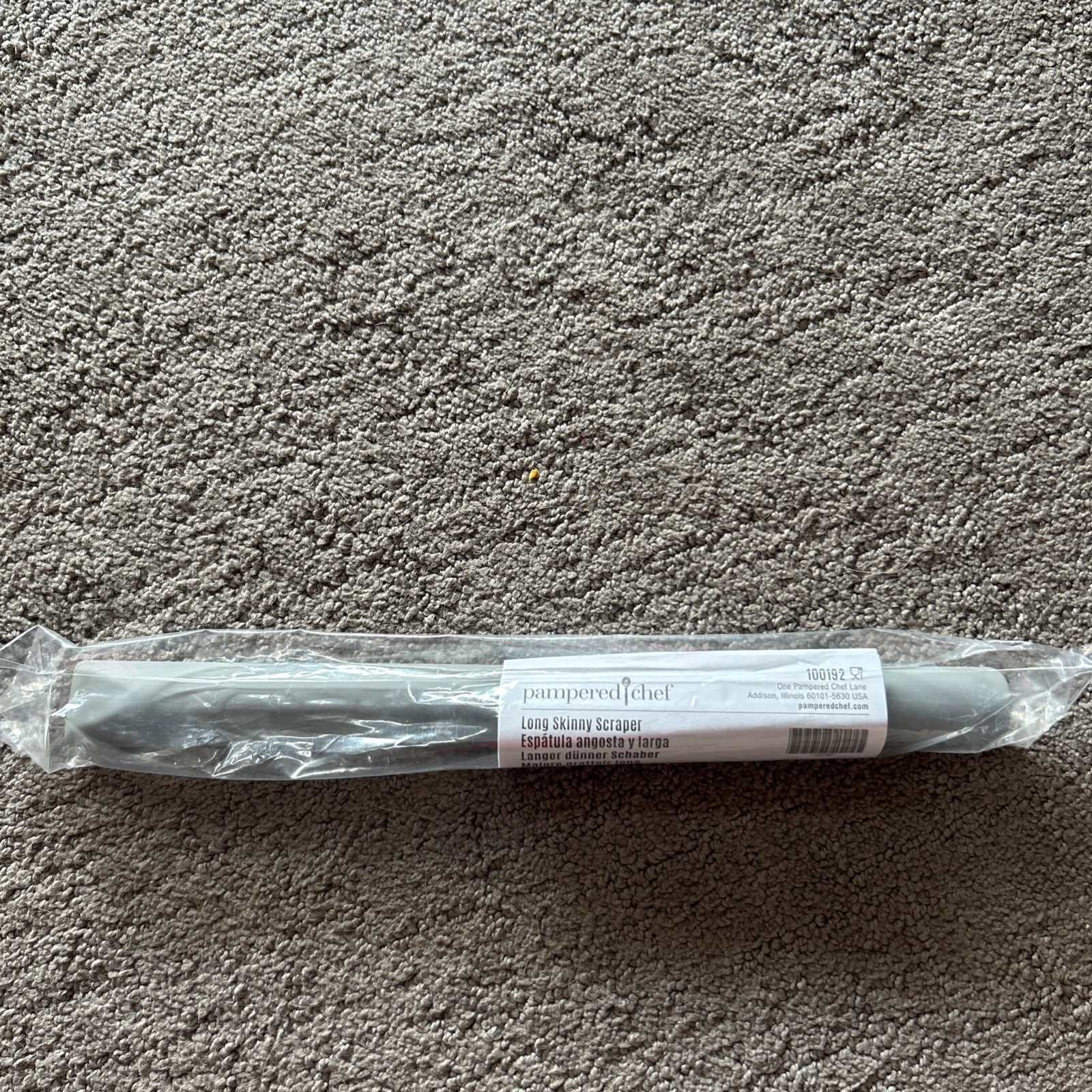 NWT #100192 Pampered Chef Long Skinny Scraper
