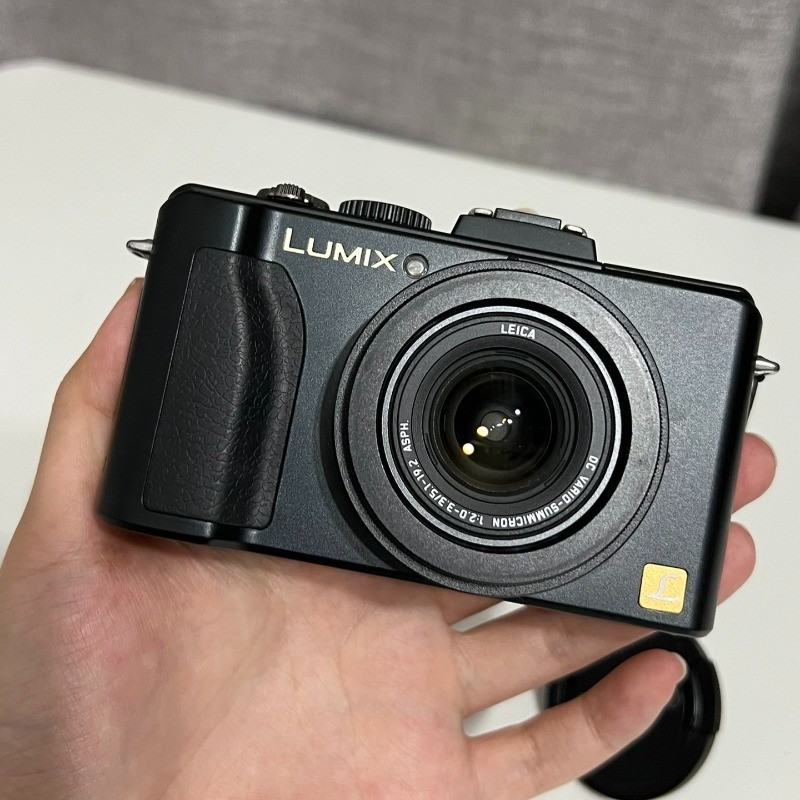Panasonic LUMIX DMC-LX5 Digital Camera 10.1MP 3.8X Optical Zoom with Accessories
