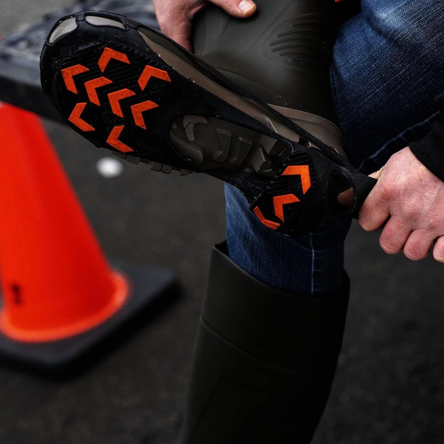 Flexible and Lightweight GripPro Spikeless Traction Aids for Ultimate Stability