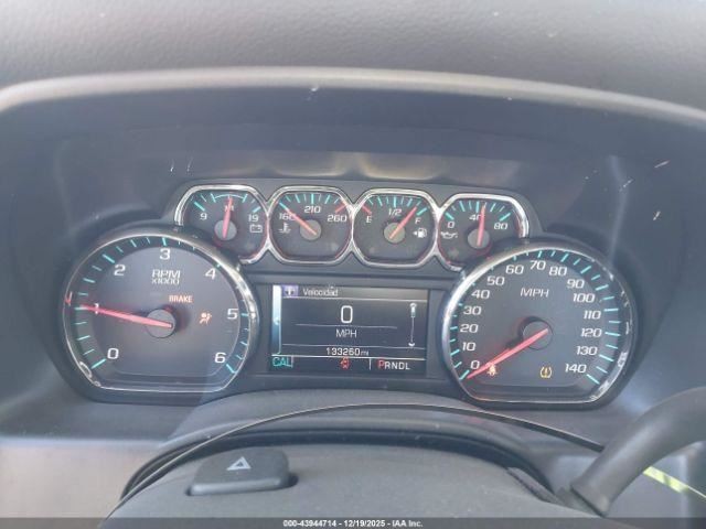 SILVRDO15 2017 Glove Box 4940497