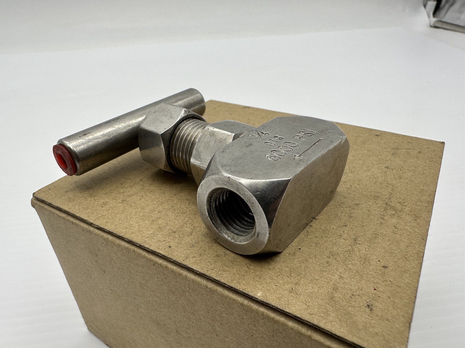 1/4" FNPT 316ss Needle Valve Unknown Brand 6000 PSI Pre Owned