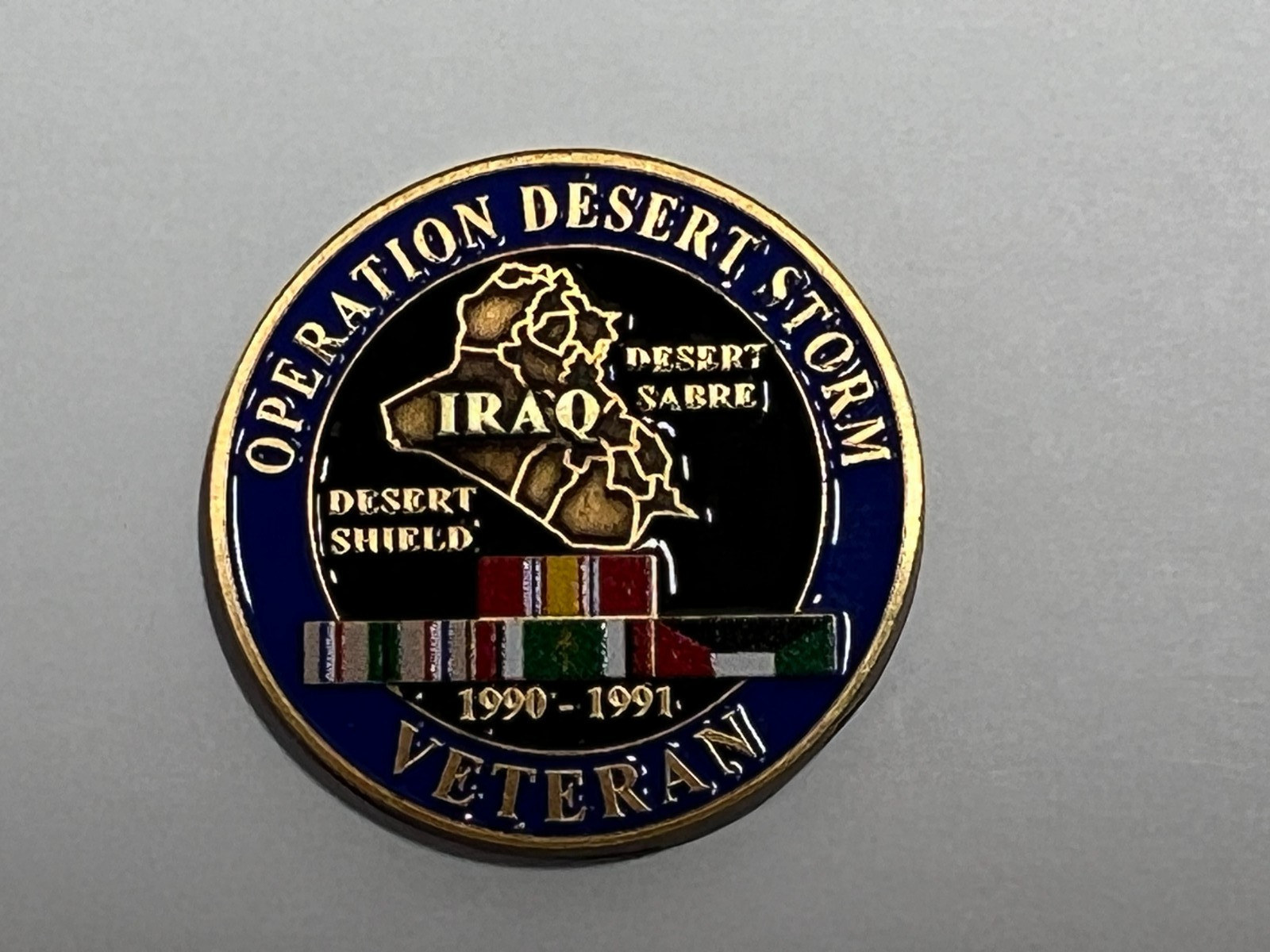 US FORCES DESERT STORM VETERAN  HAT PIN MEASURES 1 AND 1/8TH INCHES (EE P62957)