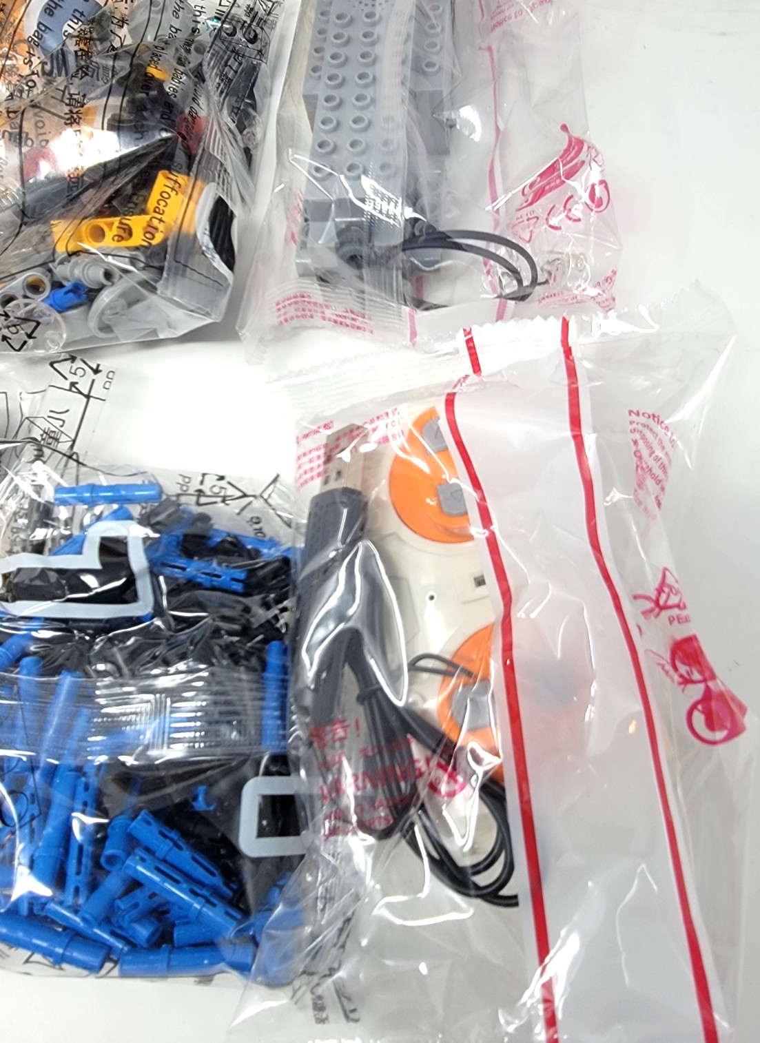 Wallbot Remote Controlled Robot Building Kit STEM 468 Pieces