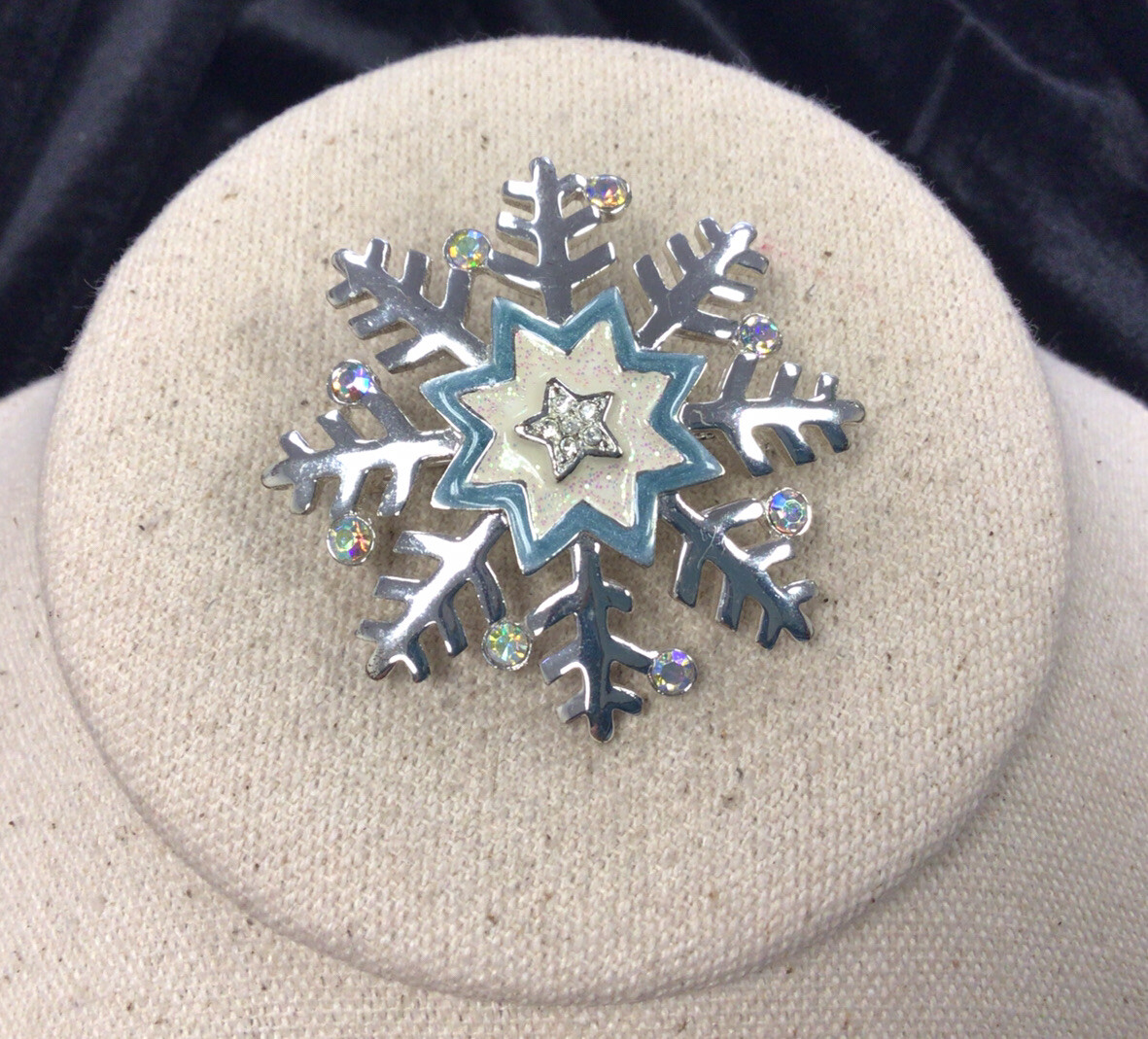 Vintage Christmas Holiday Costume Enameled Iridescent Stone Snowflake Pin FF279