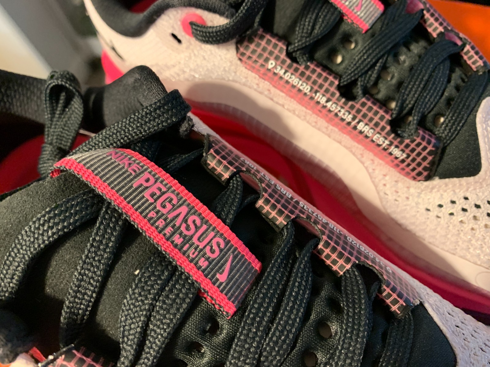 Nike Womens ZoomX Pegasus Premium Pearl Pink Summit White plus vomero fly vapor