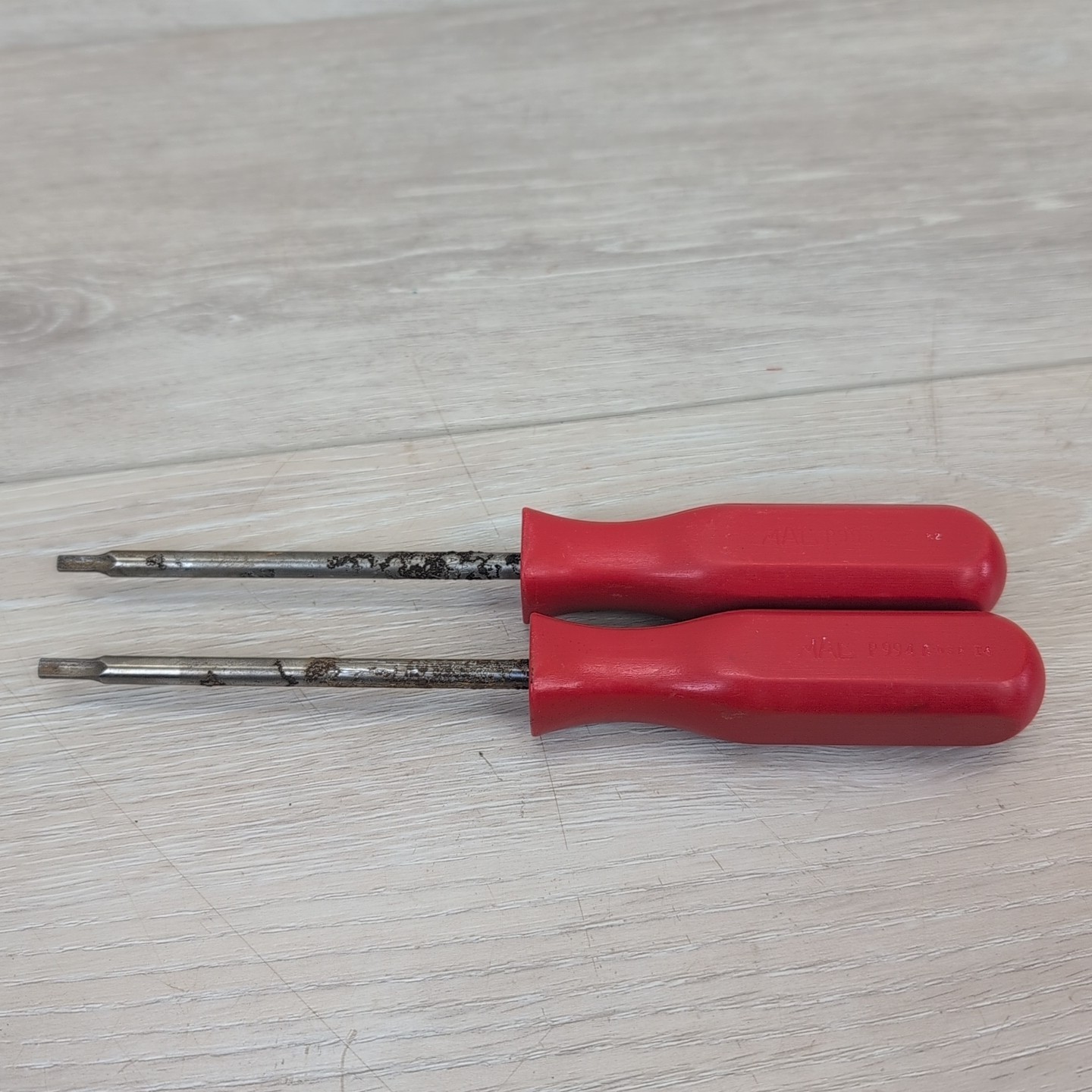 Set Of 2 MAC Tools P994A P995A Clutch Head Screwdrivers USA Made Mechanic