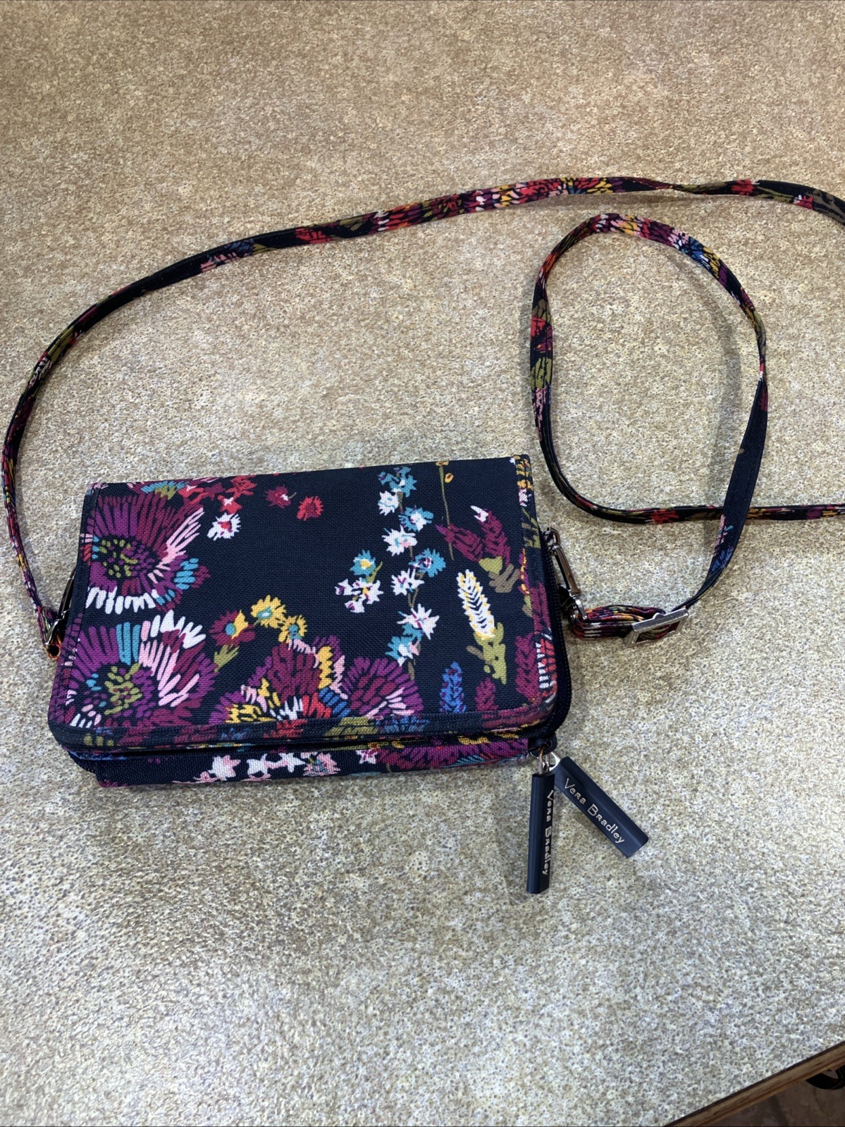 EUC-Vera Bradley Wristlet, Purse, Wallet 3 Compartments RFID To Protect Cards