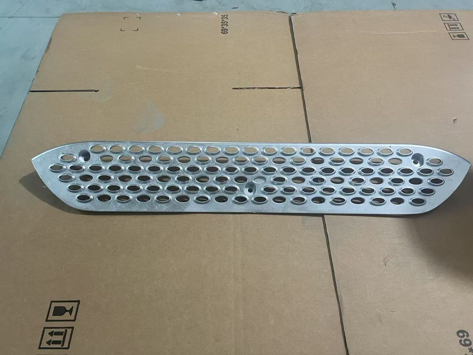 Front Fairing Lower Aluminum Step Peterbilt 579 2023+