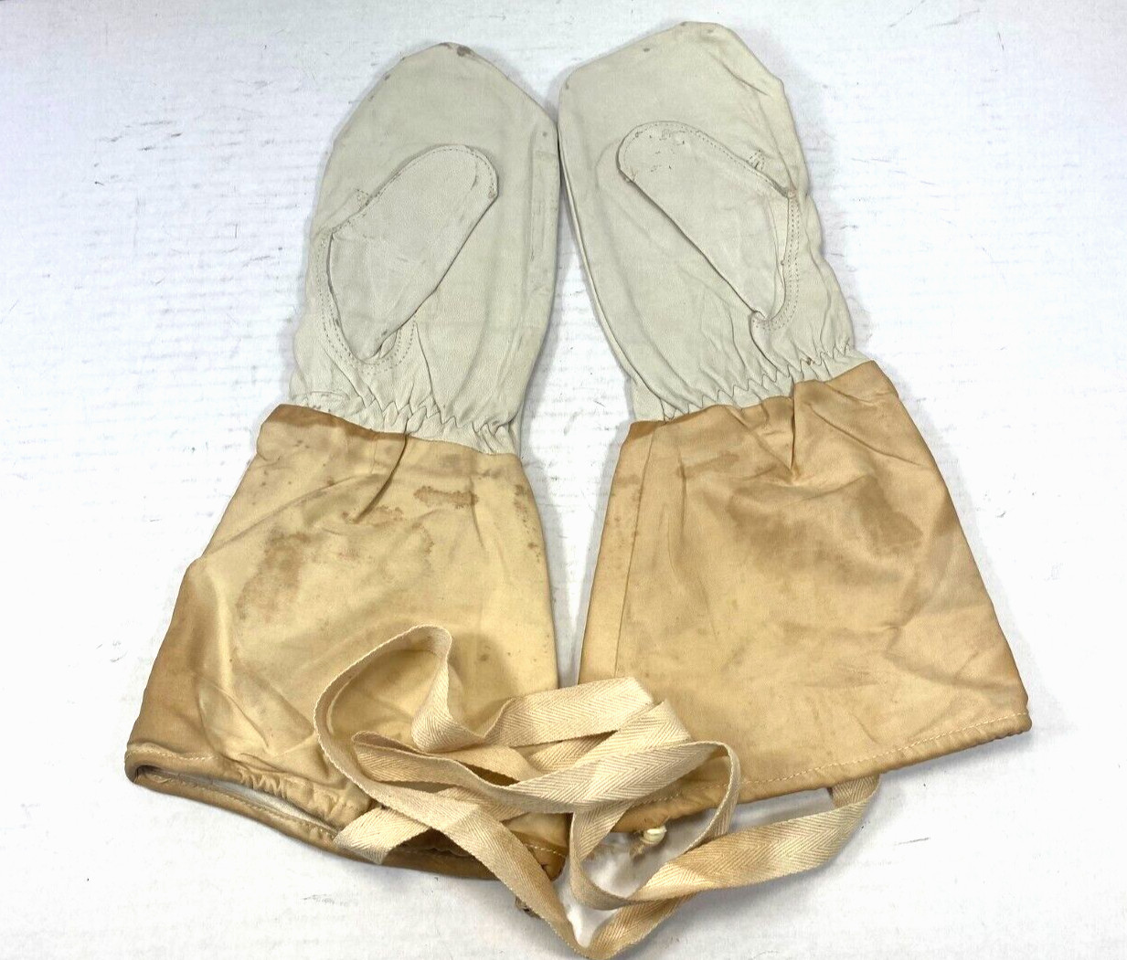 WW2 British Arctic Survival Mittens NOS, stained