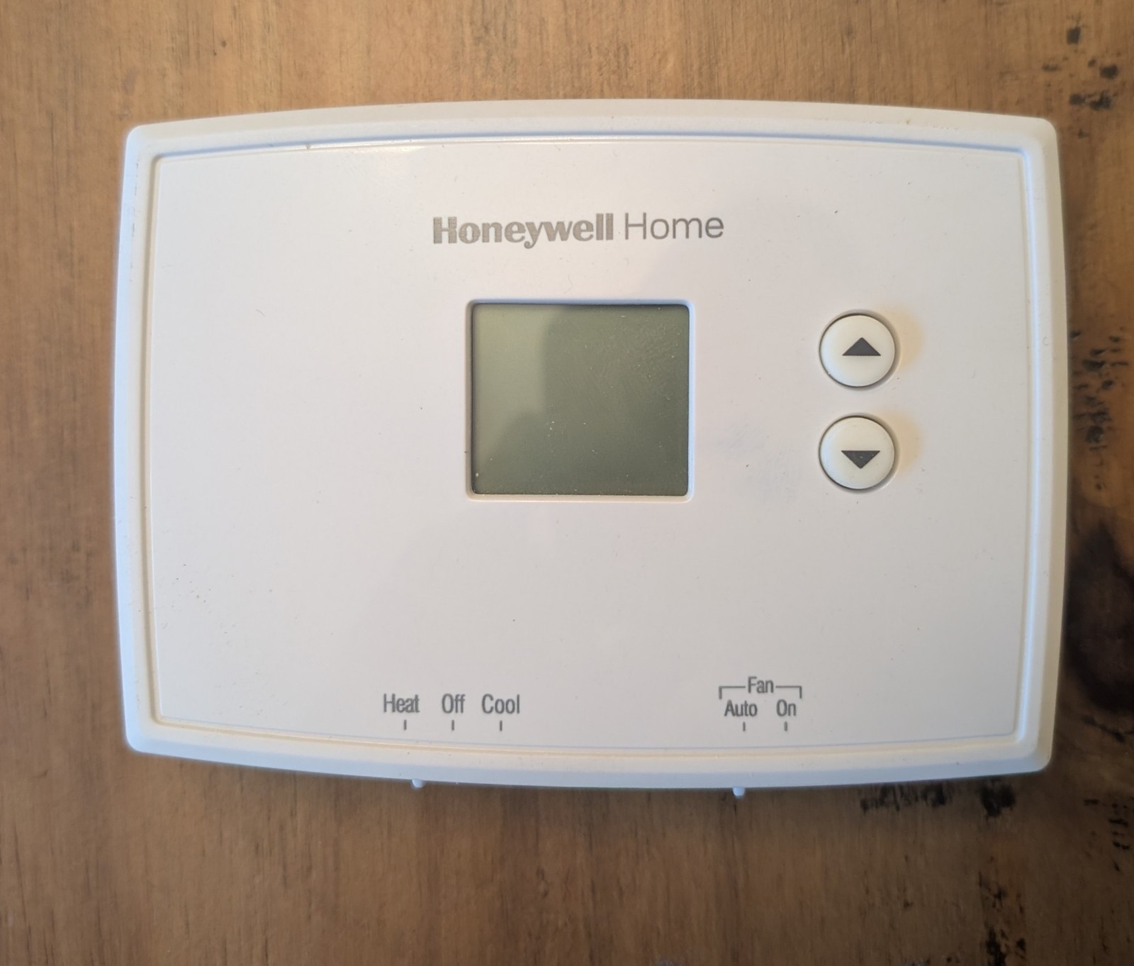 Honeywell Home Non-Programmable Digital Thermostat Heat Cool Fan Used