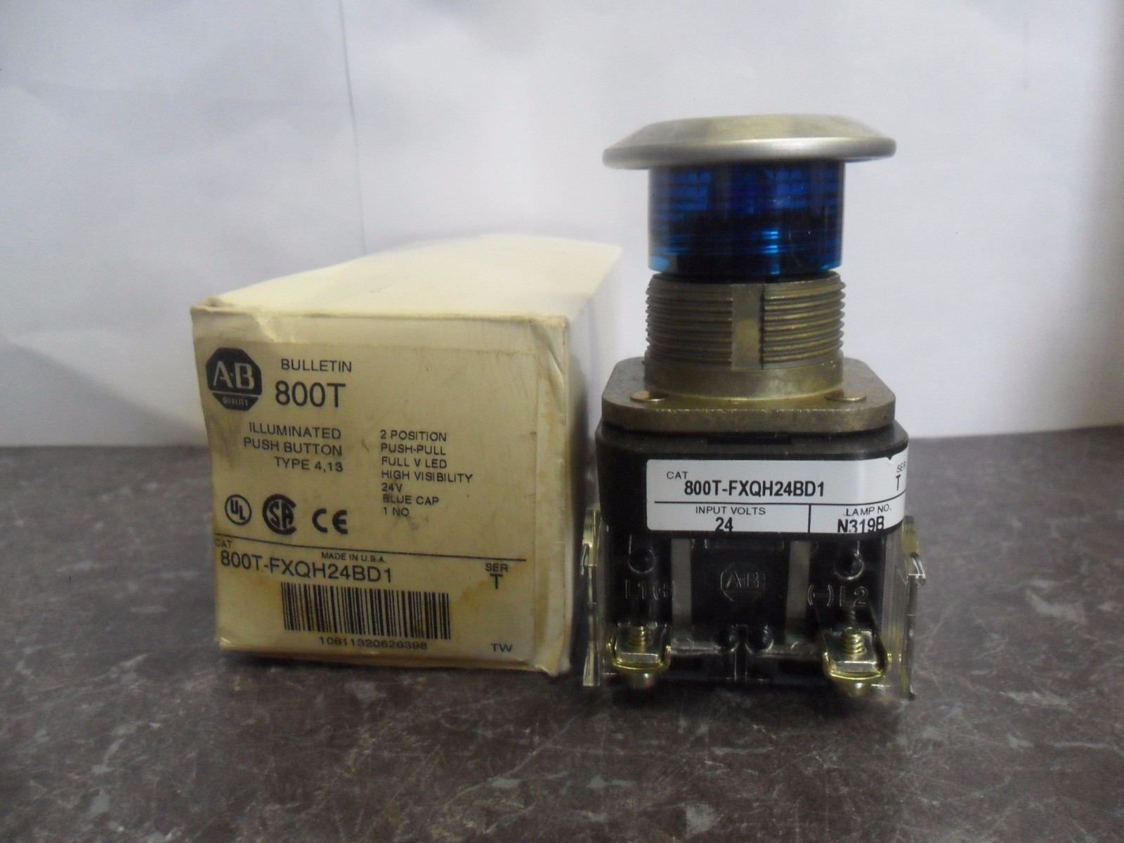 New Allen Bradley 800T-FXQH24BD1 Illuminated Push Pull Button Series T NIB