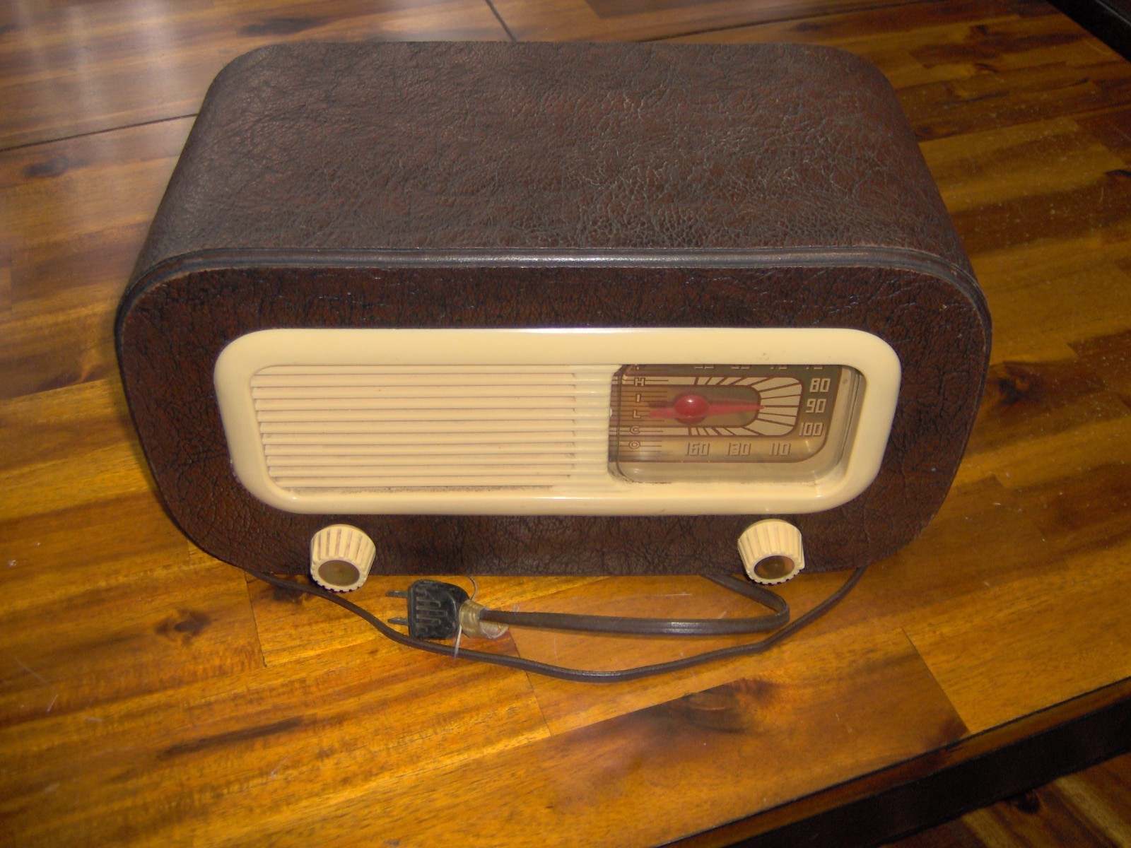 Philco 48-206 radio working nice original leather wrapped