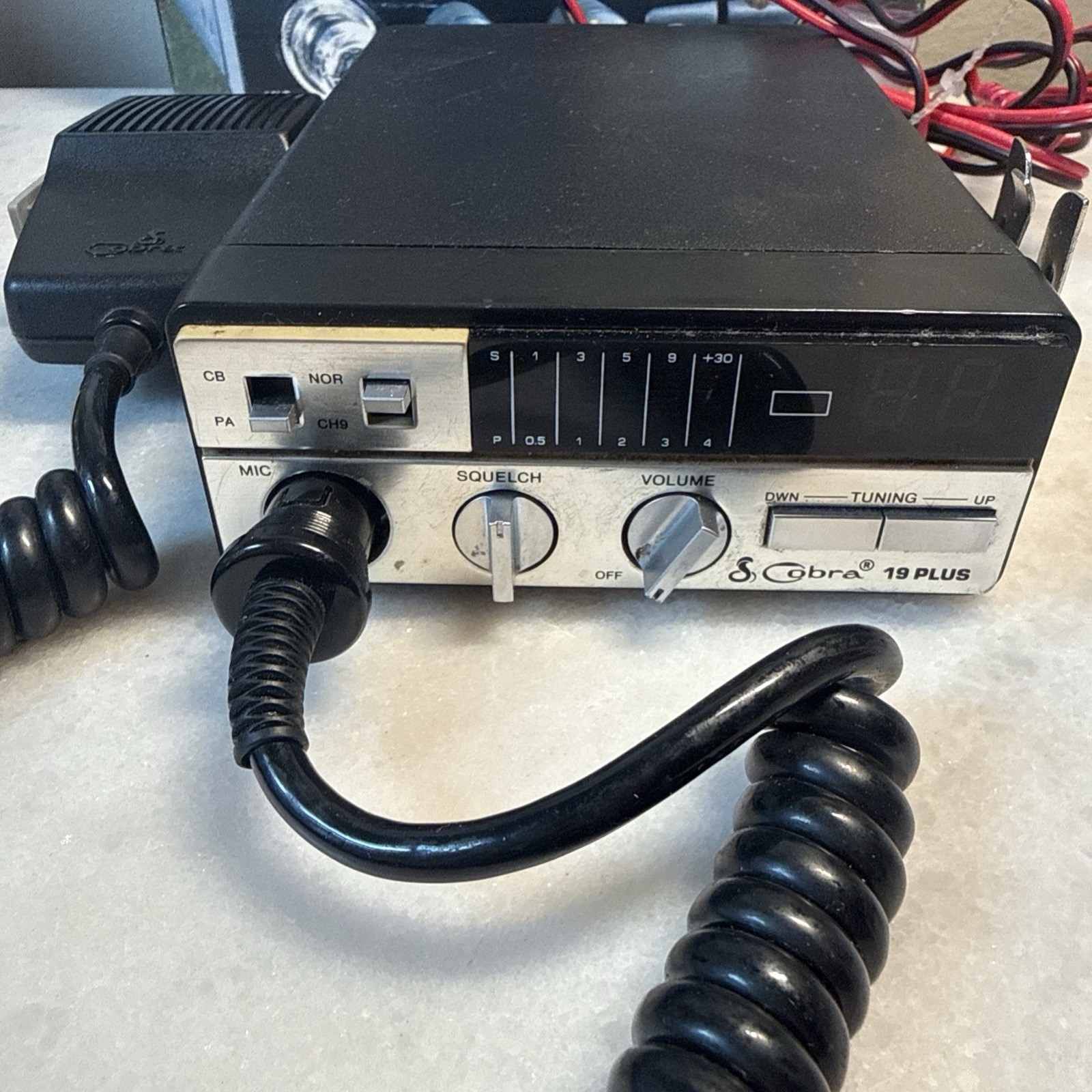 Cobra 19 Plus CB Radio With Microphone Read