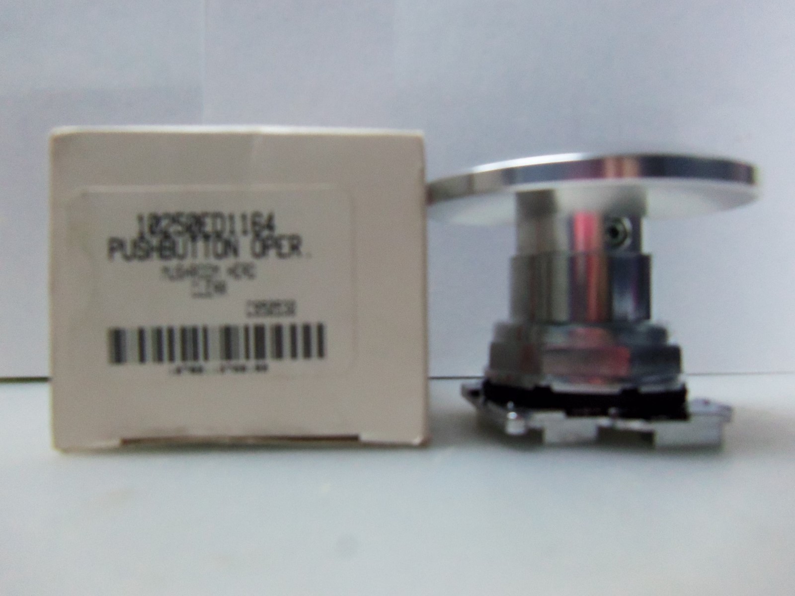 New EATON Non-Illum Push Button Operator 30mm 10250ED1164 NIB