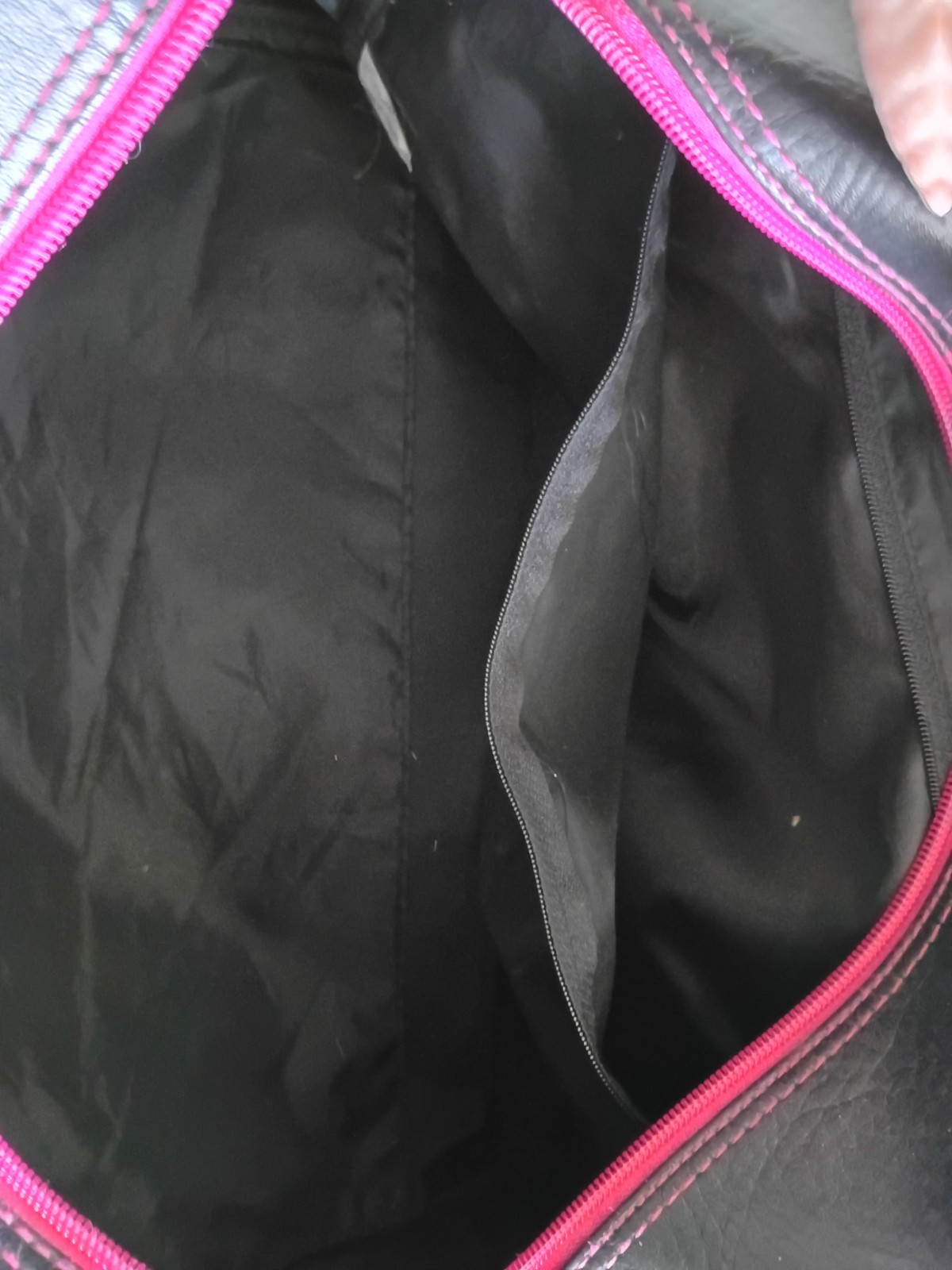 Vintage LULULEMON x Athletica RARE Bowling Style Gym Duffle bag Black Hot Pink