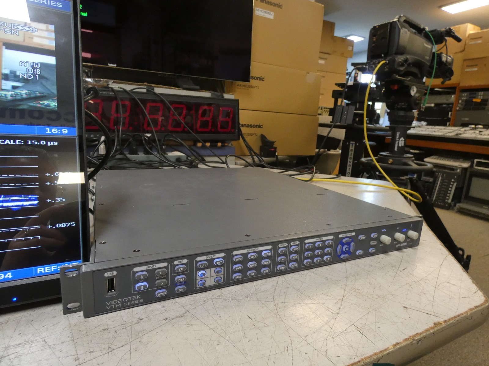 Harris Videotek VTM-4100 PKG-E Rasterizer w/Option EYE-2, Audio Option A3-OPT 3
