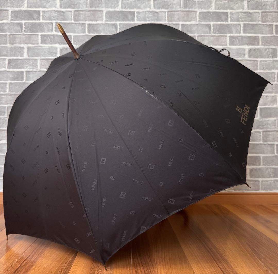 Fendi Logo Long Umbrella Black Fashion Accessory Authentic Vintage Brand