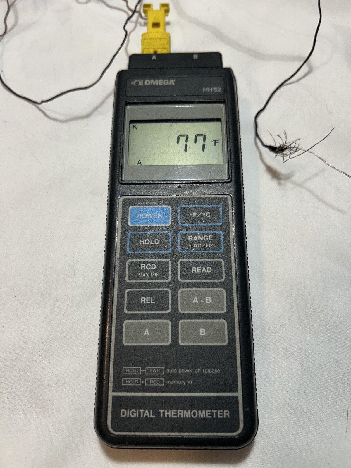 Omega HH 82 Digital Thermometer Tested Works - Manual and Case