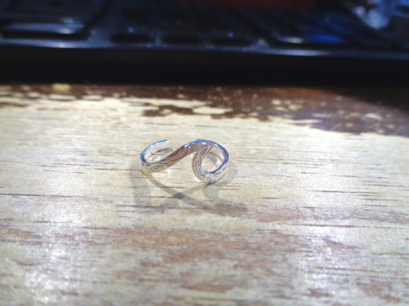 SOLID 925 SILVER ENGRAVED OCEAN SCROLLS HAWAIIAN BREAKING/CRESTING WAVE TOE RING