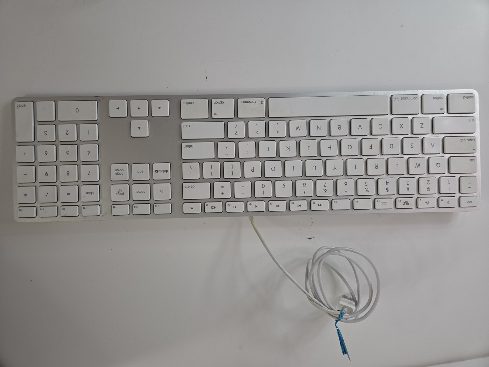Apple USB Wired Keyboard With Numeric Keypad - A1243