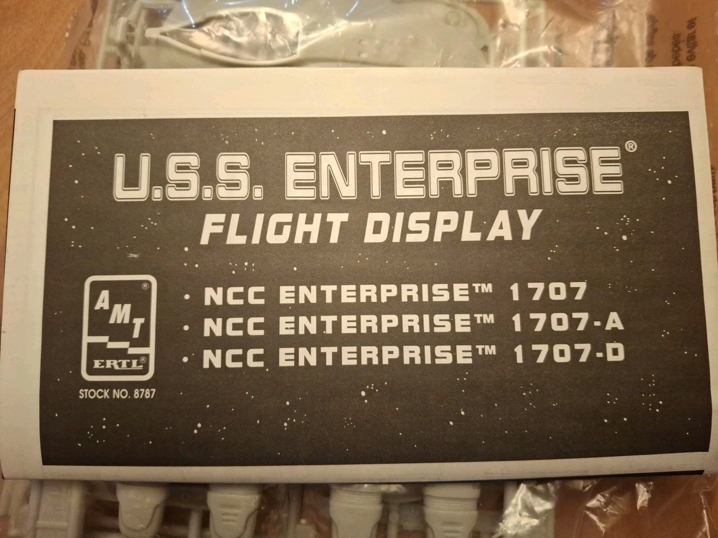 Star Trek Scale USS Enterprise "Flight Display" OPEN BOX NO DECALS