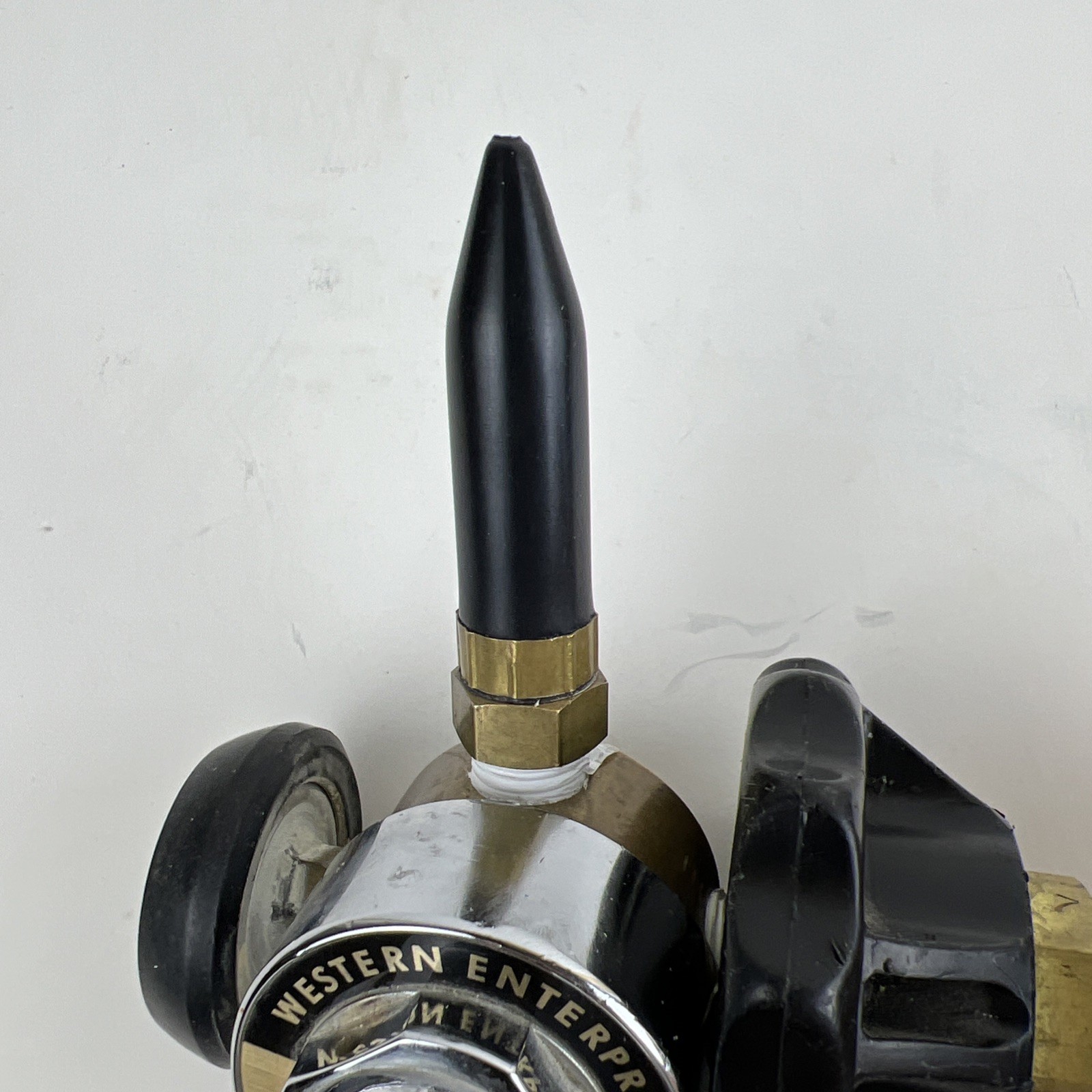 Western Enterprises Balloon Inflator Regulator Adapter Helium