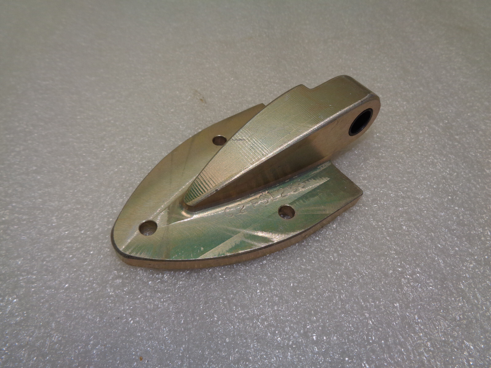 BEAVER DHC-2 L/H COCKPIT DOOR HINGE 1560-U6-201-3 / C2FS1255 NEW (LIMITED SUPPLY