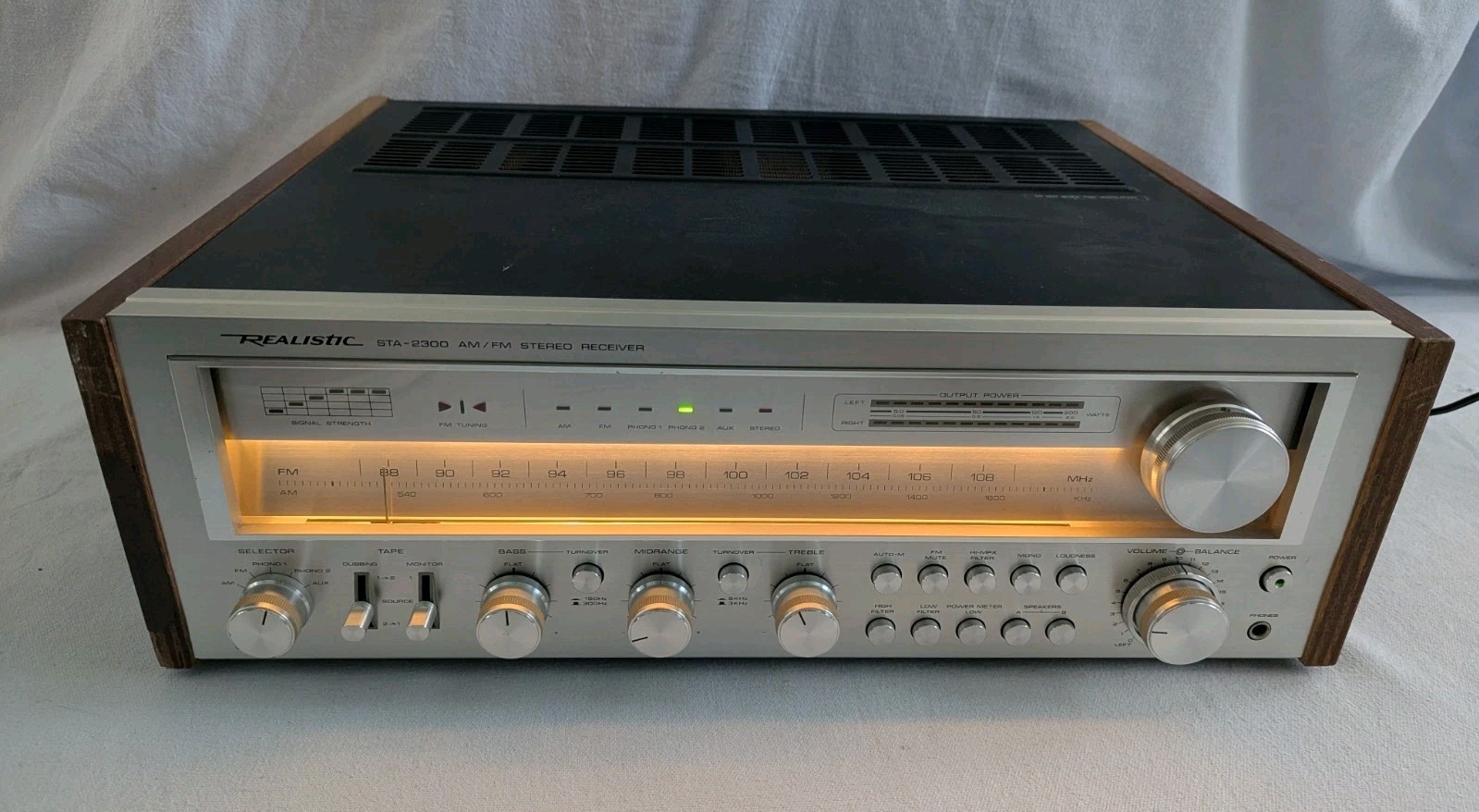 Nice Vintage Working Realistic STA-2300 AM/FM Stereo Receiver